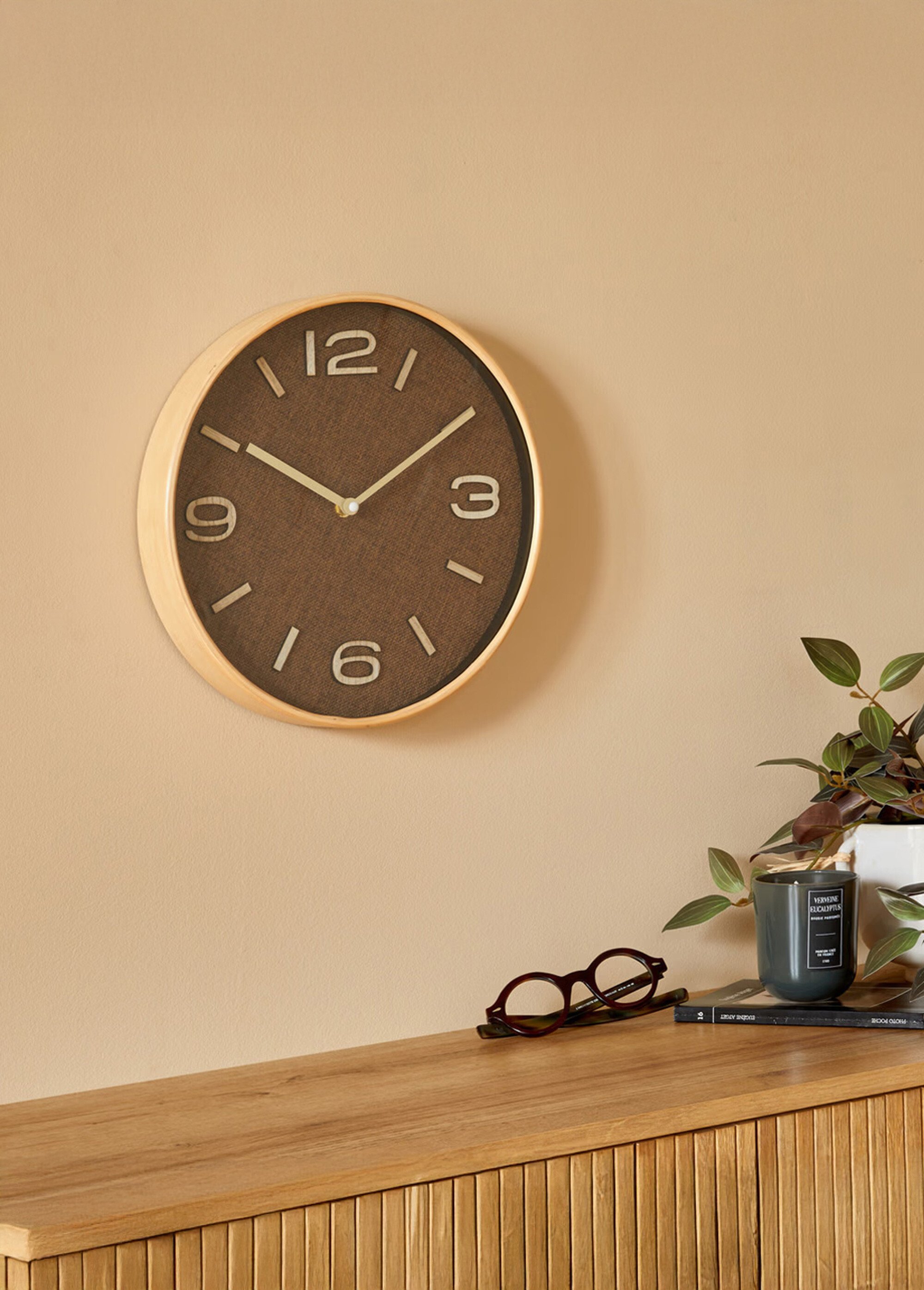 Horloge style vintage, fond aspect bois Marron JJA-206465 SI1