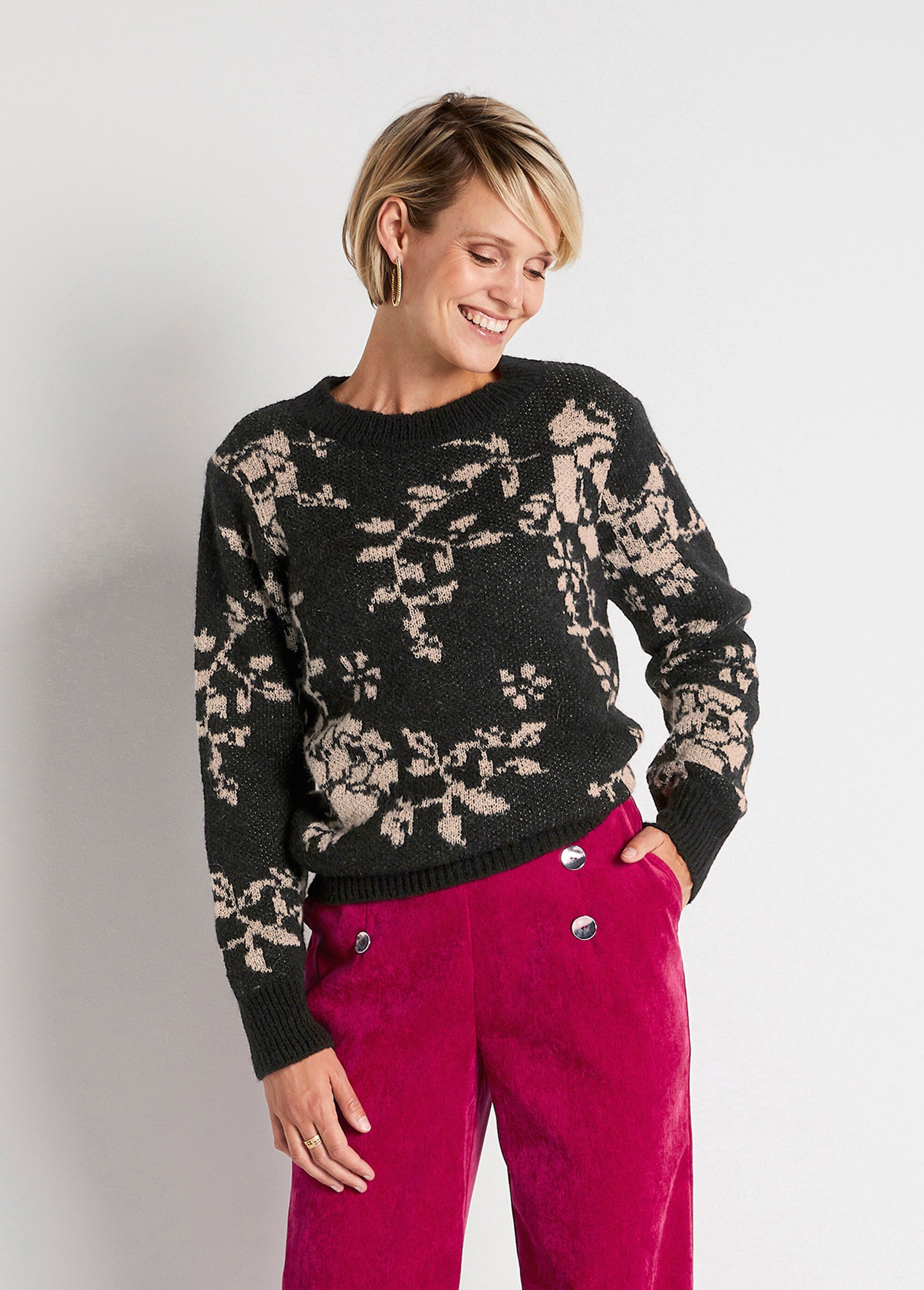 Pull court jacquard fleuri