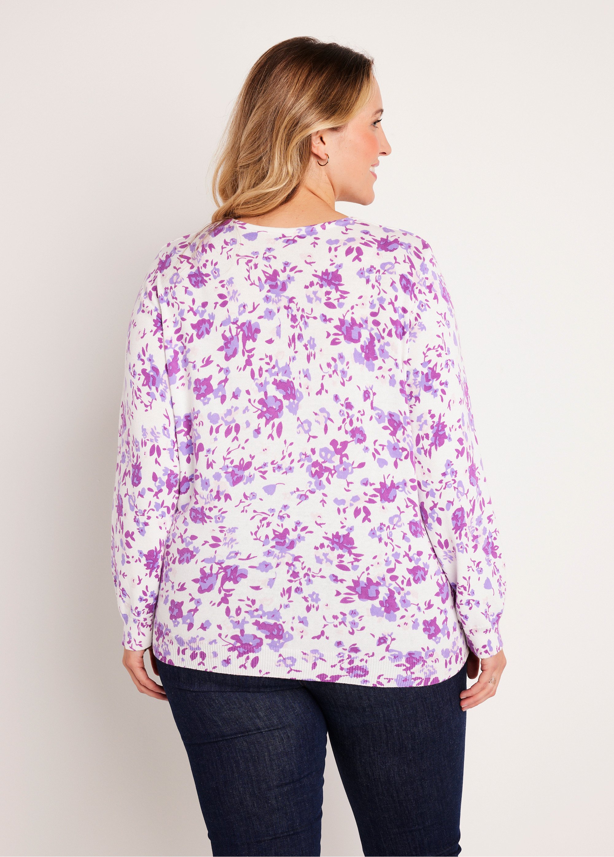 Pull fleuri fin