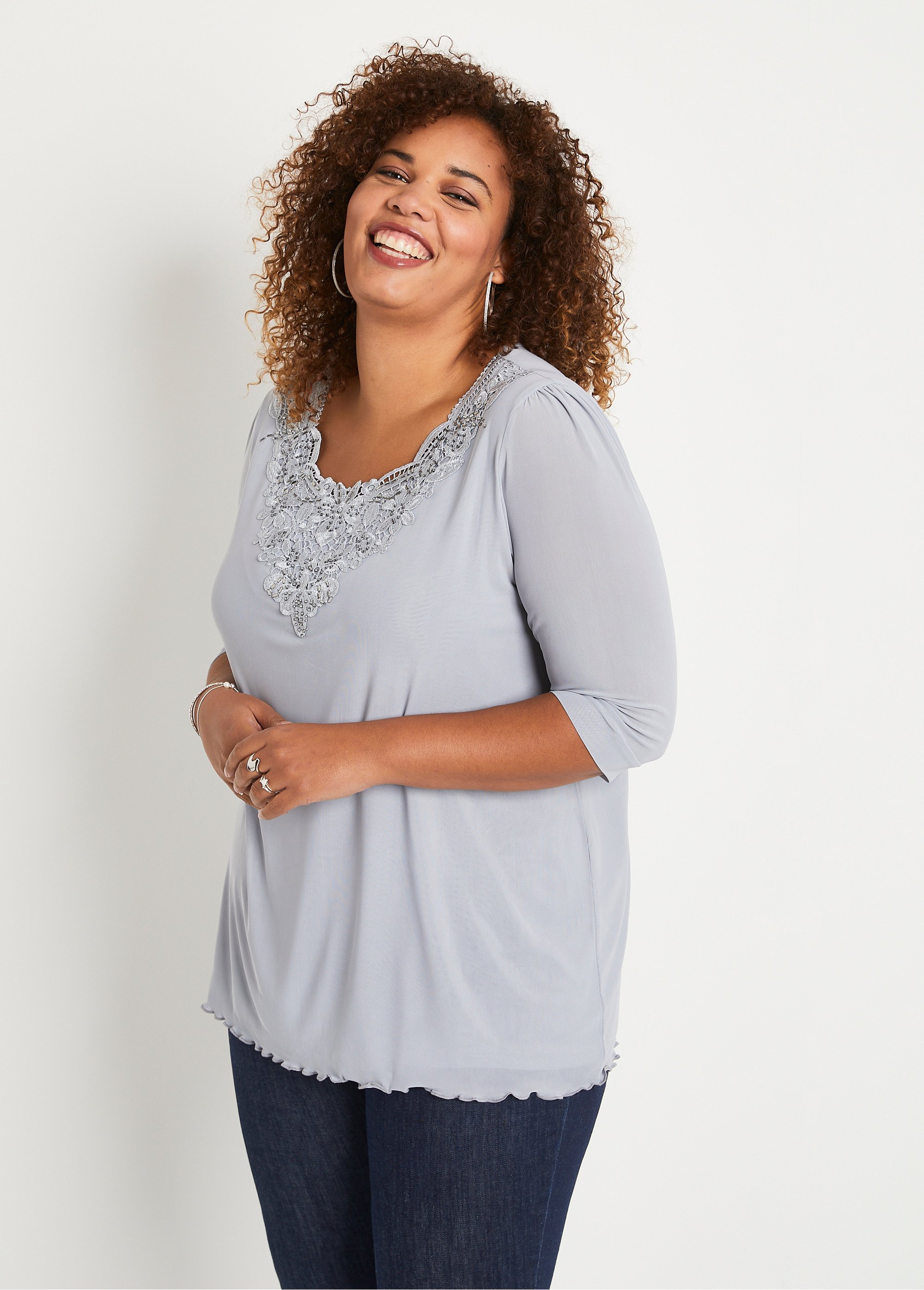 T-shirt long ample résille brodée