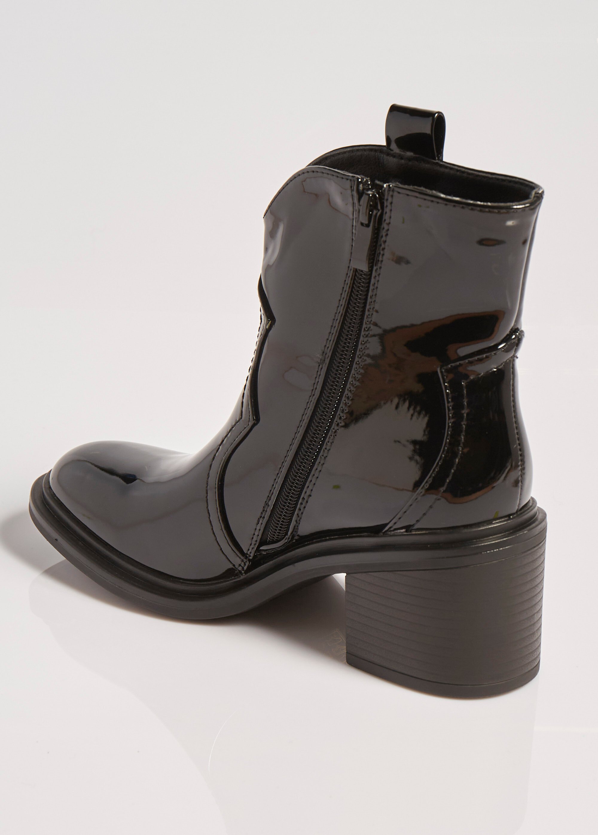 Boots vernies à talon, détails western