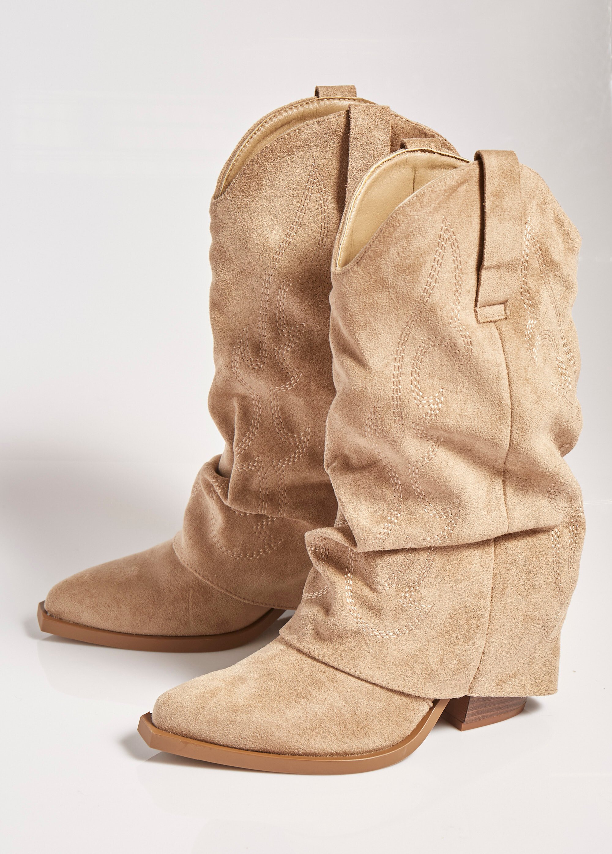 Bottes froissées brodées style cow girl