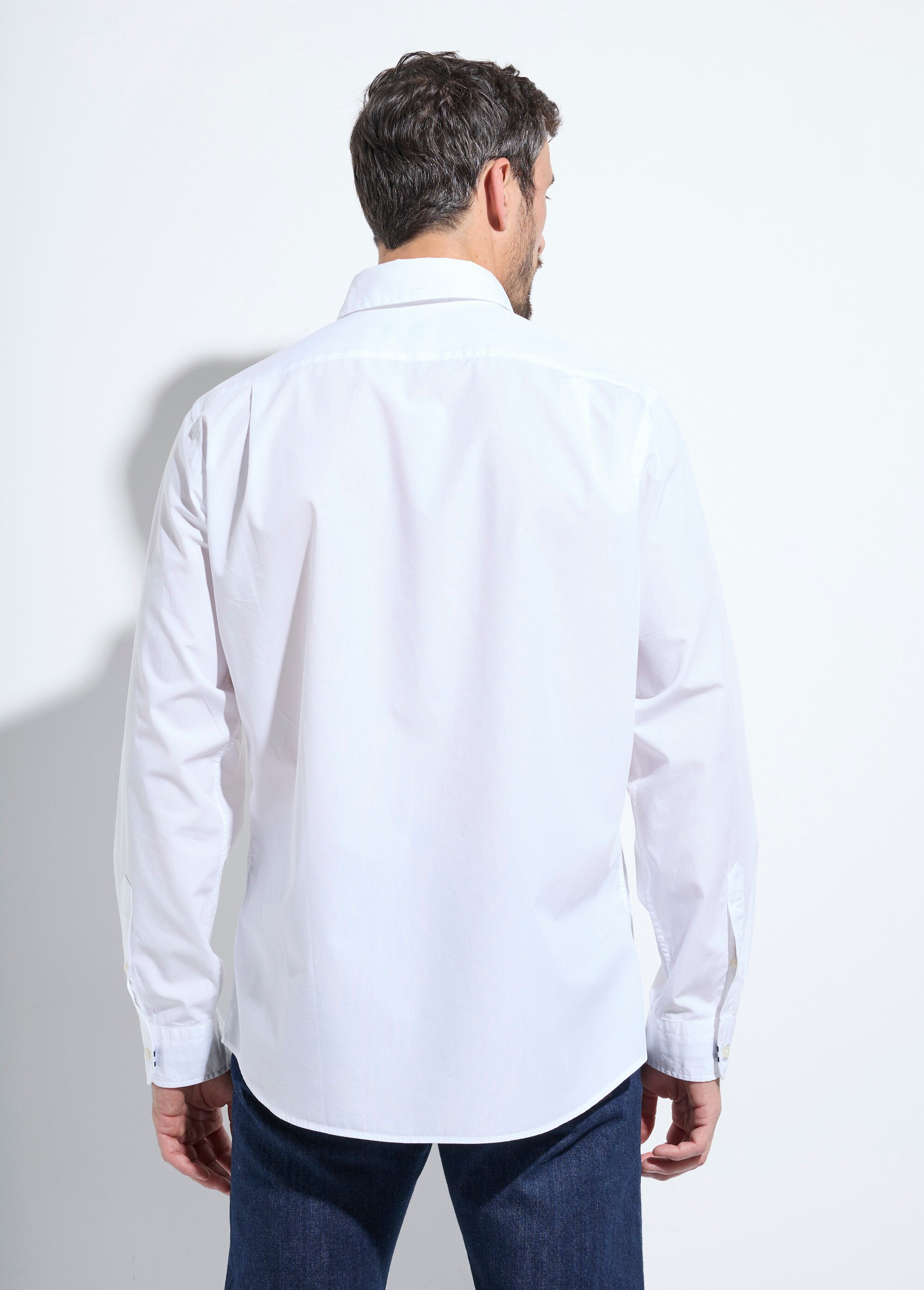 Chemise classique unie en popeline claire