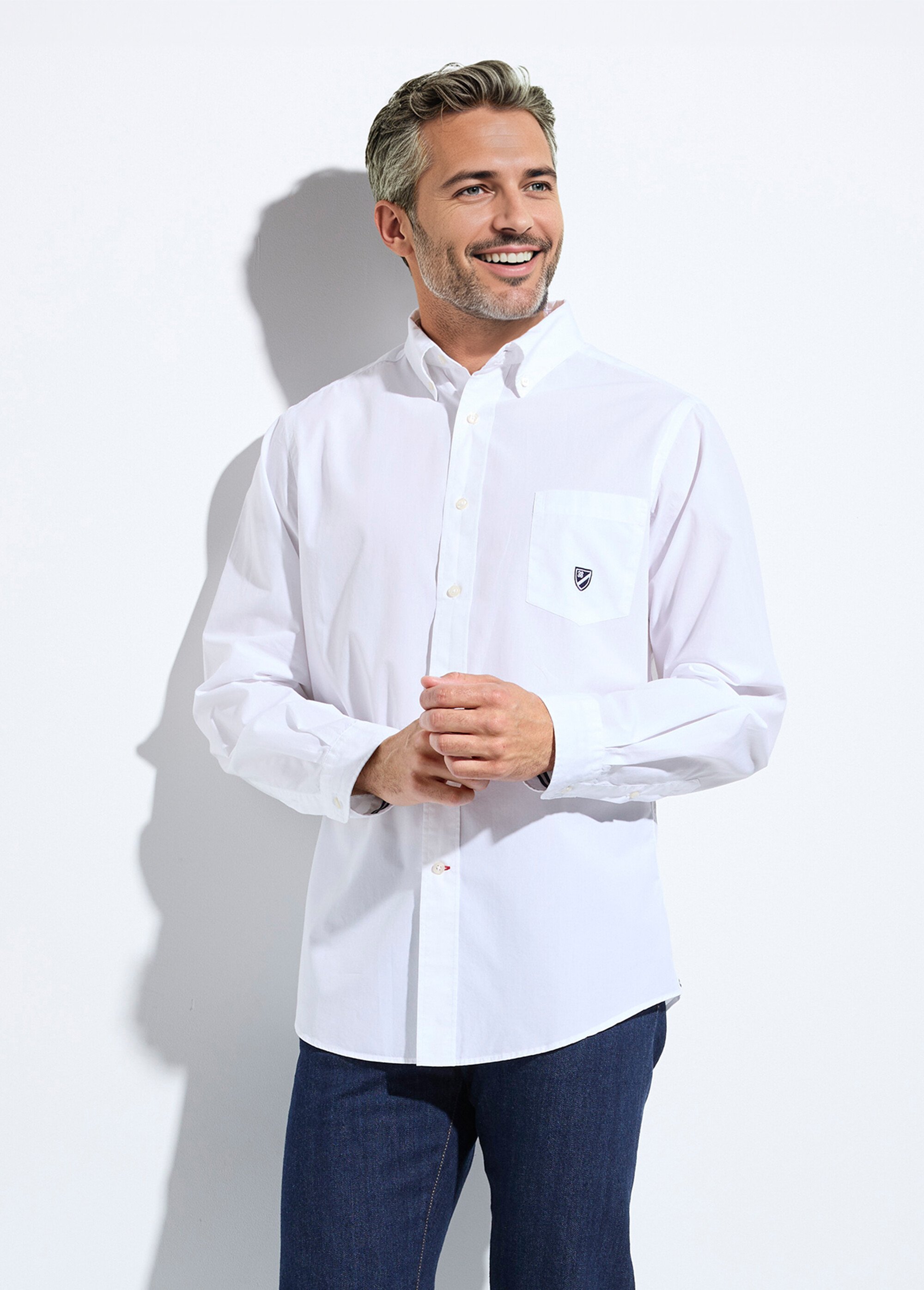 Chemise classique unie en popeline claire