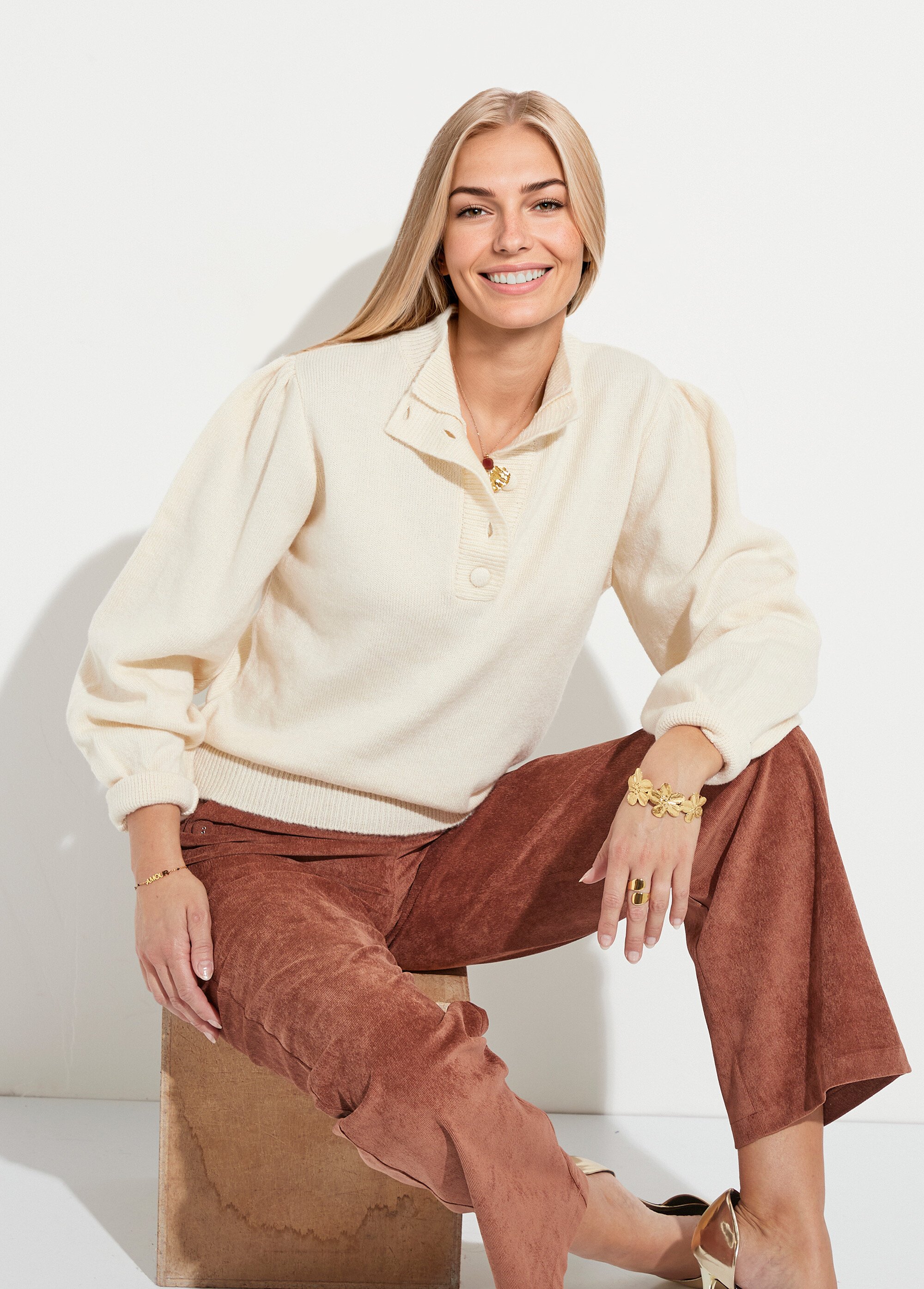 Pull chaud col montant boutonné