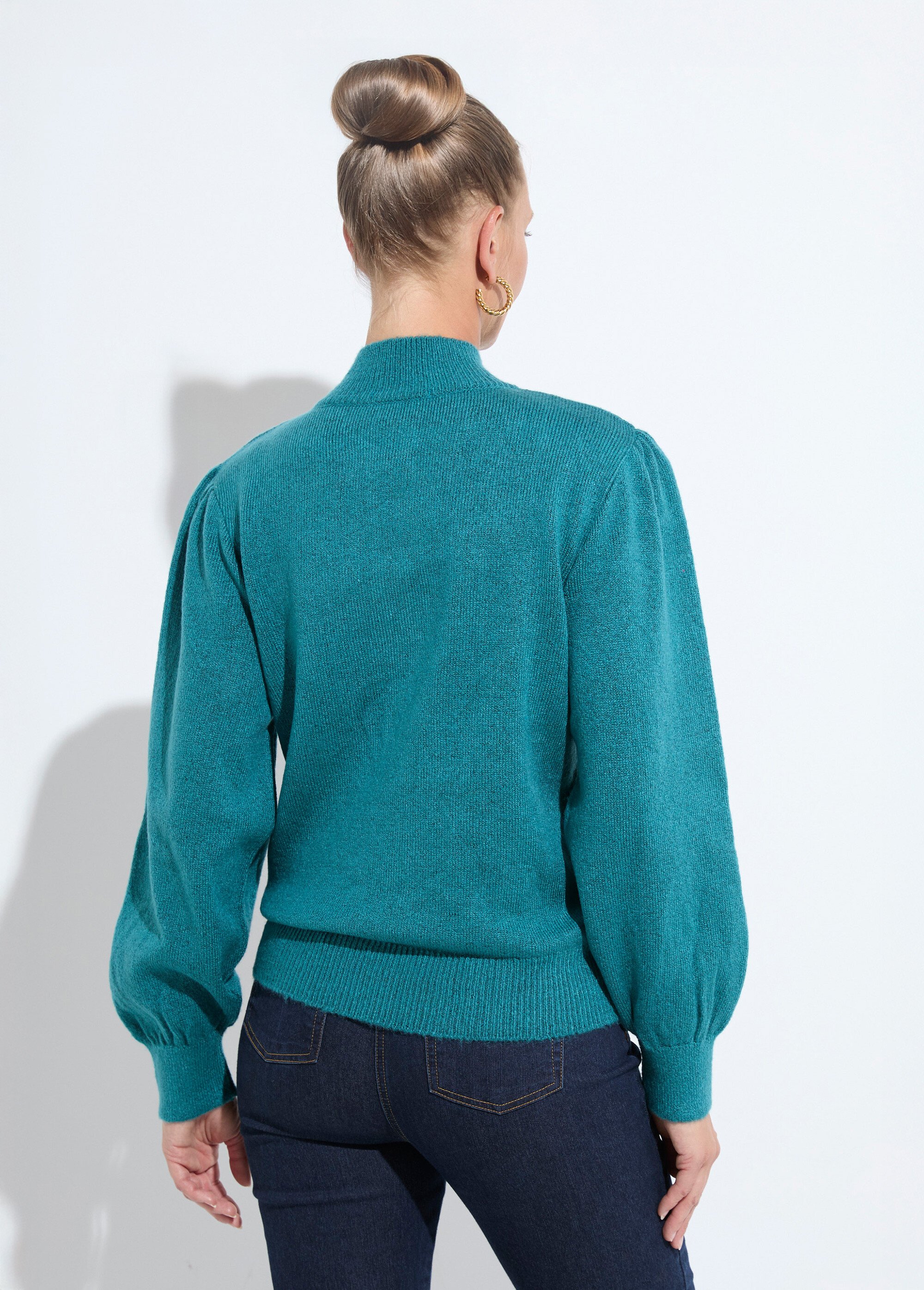 Pull chaud col montant boutonné