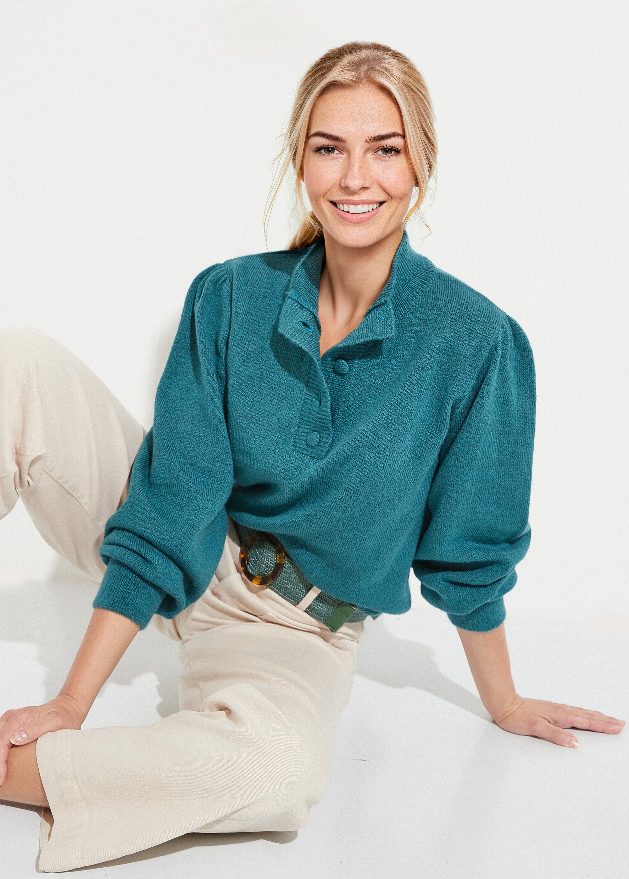 Pull chaud col montant boutonné