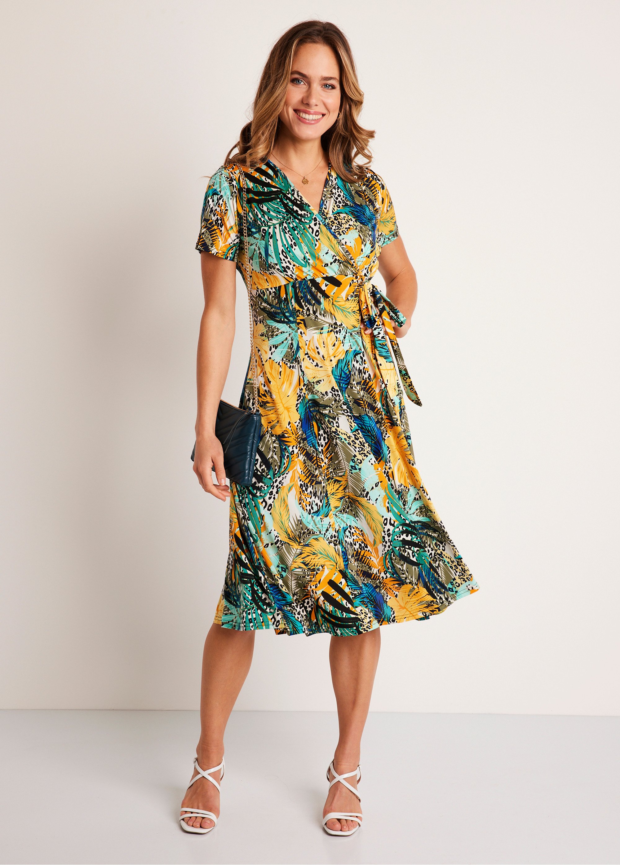 Robe cache-coeur courte floral et peau de bête