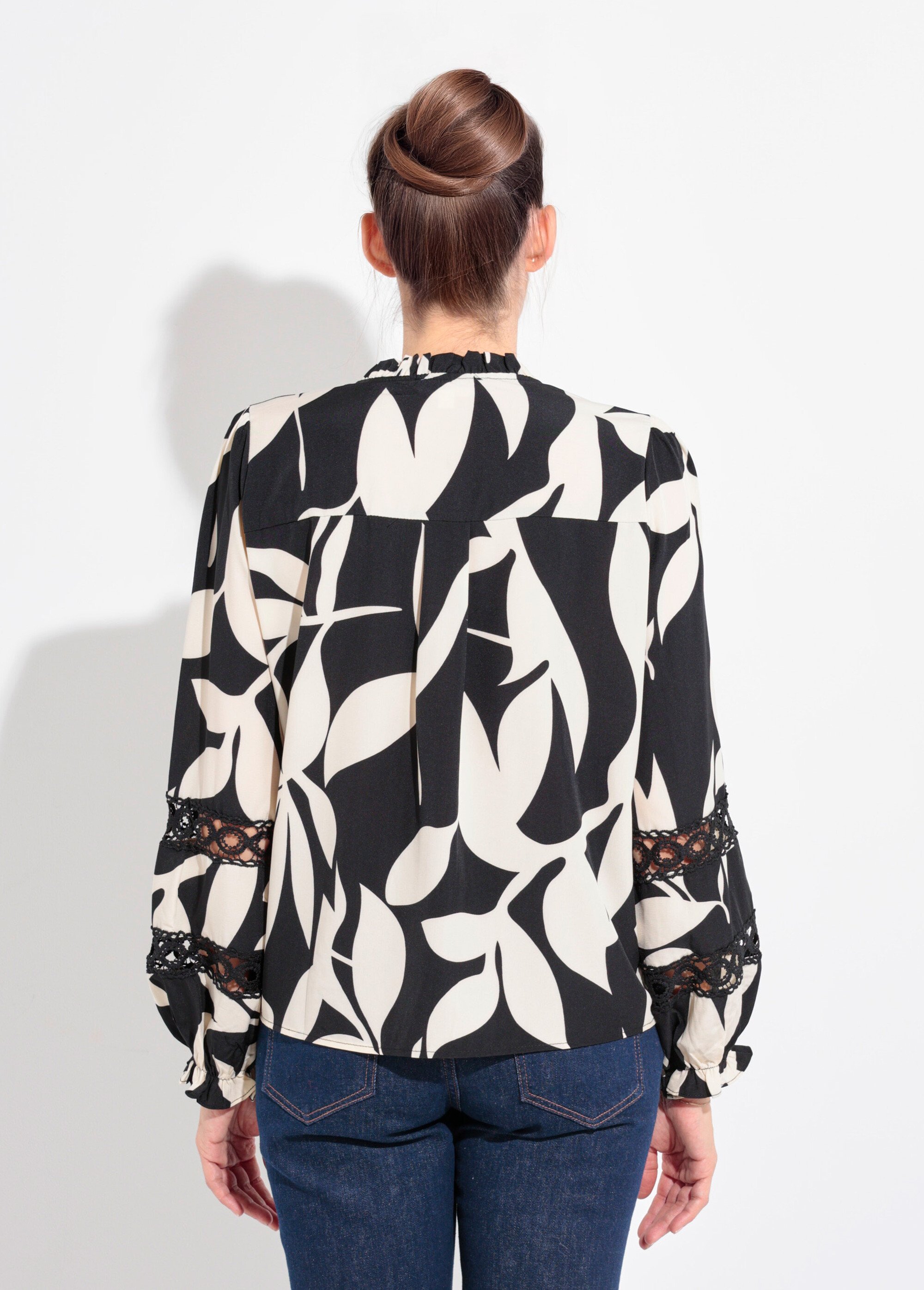 Blouse motif graphique détails dentelle Femme Noir IA-R5517 DO1