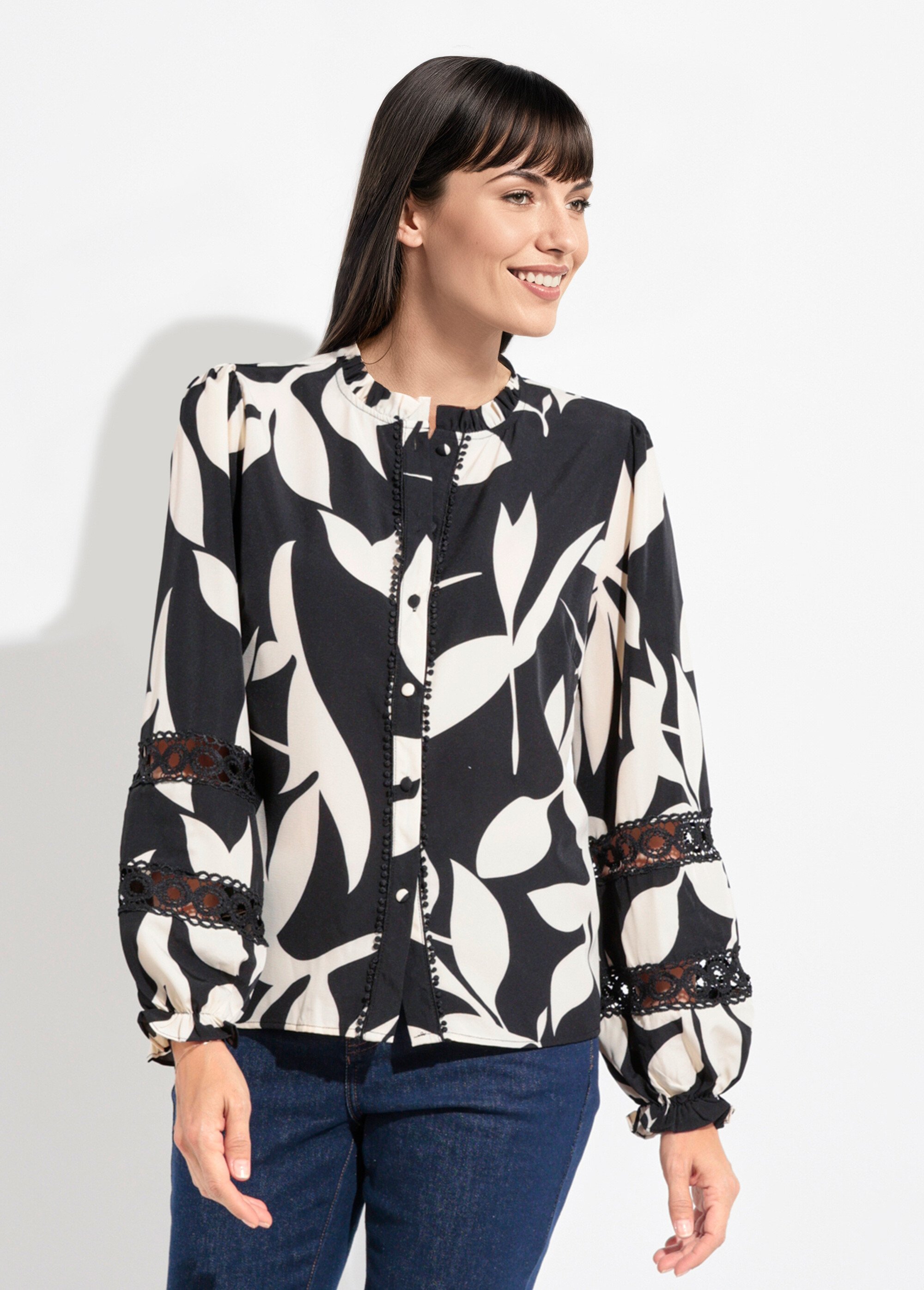 Blouse motif graphique détails dentelle Femme Noir IA-R5517 FA1