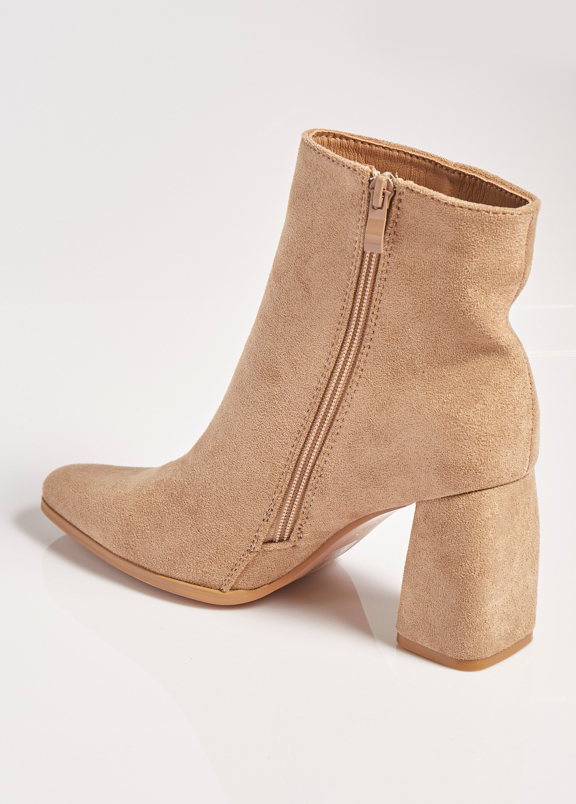 Boots pointues chic à talon, en suédine Femme Beige MAR6371A DO1