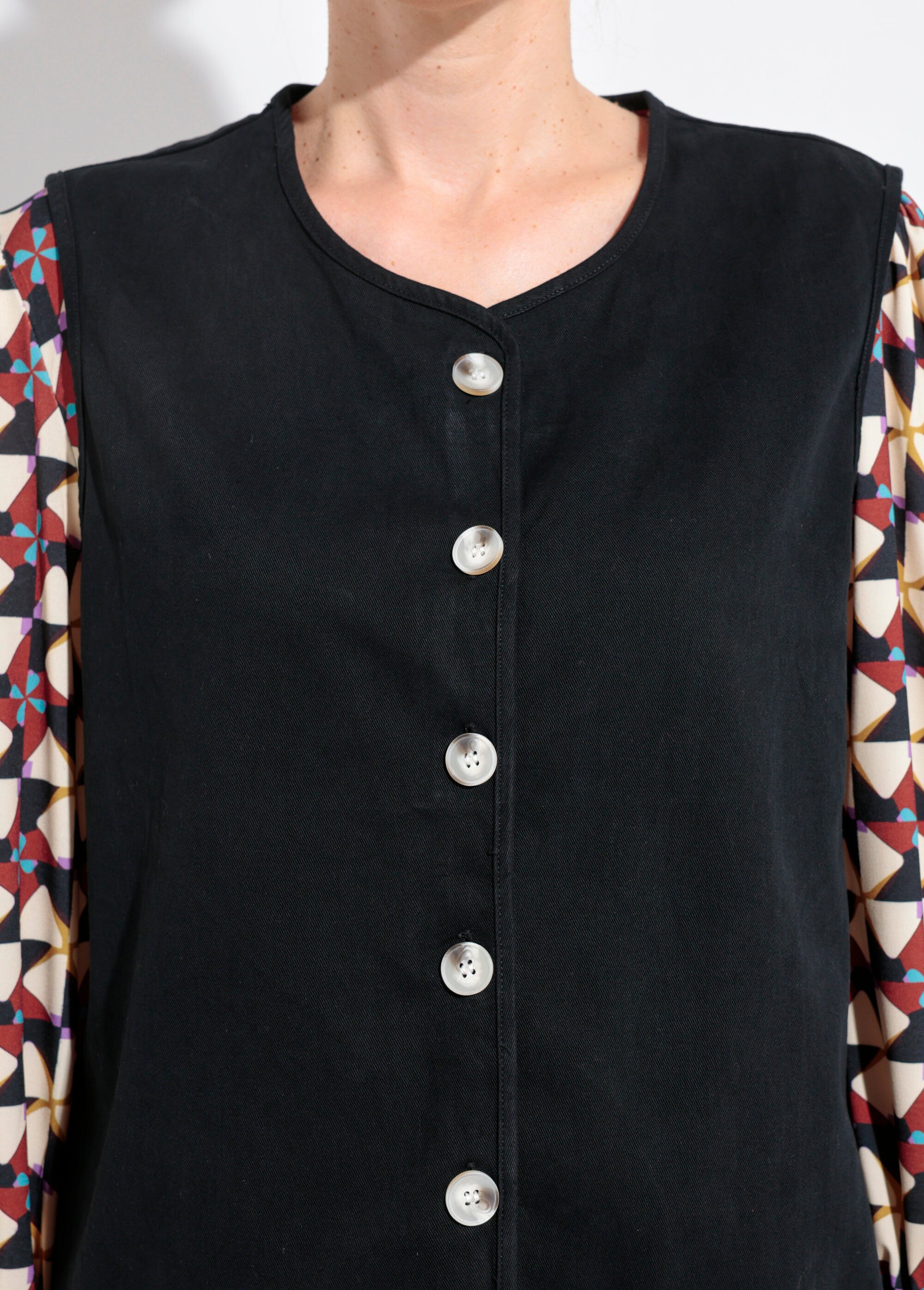 Gilet sans manches col rond en twill Femme Noir IA-R5779 DE1