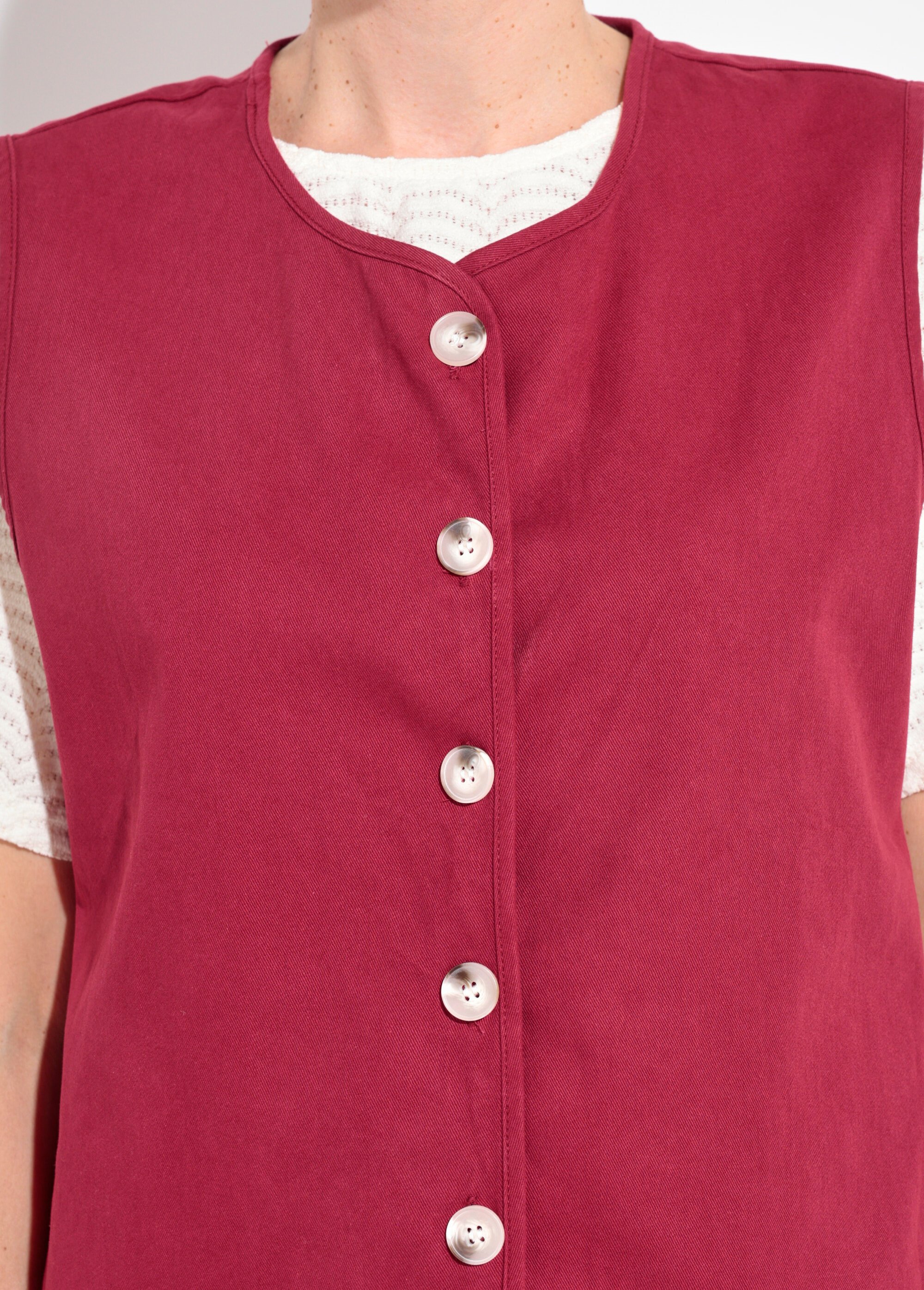 Gilet sans manches col rond en twill Femme Rouge IA-R5779 DE1