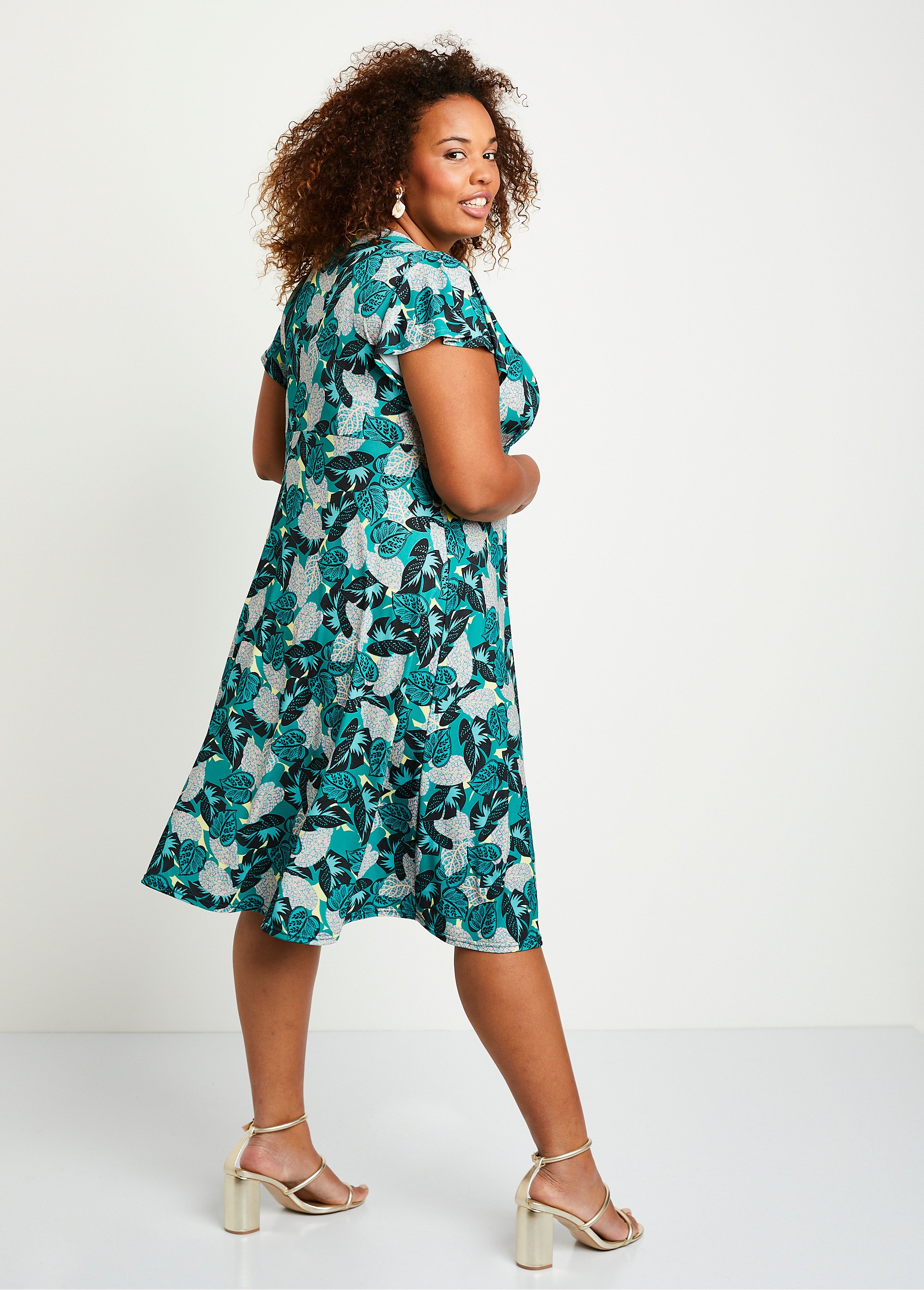 Robe courte cache-coeur motif végétal