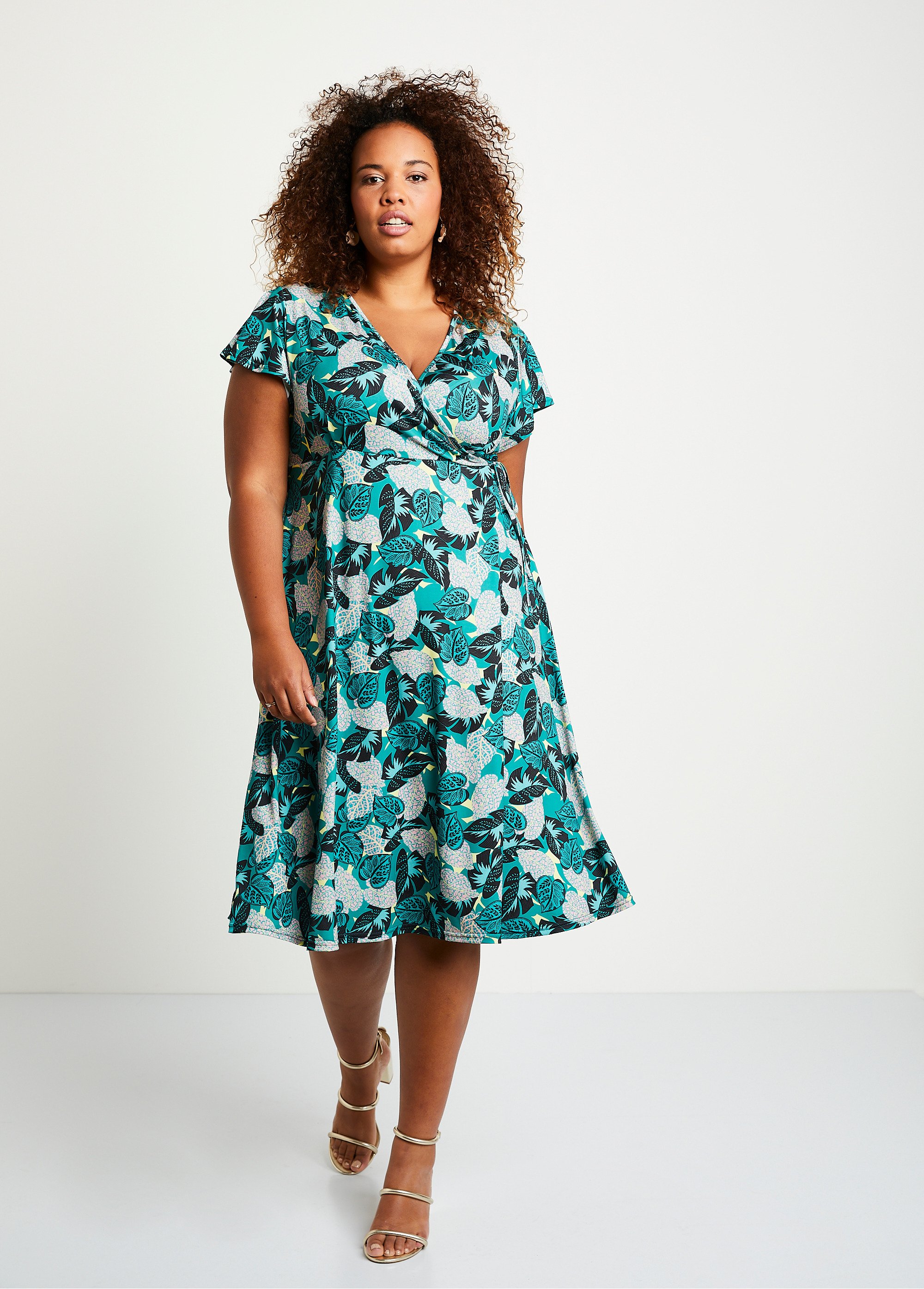 Robe courte cache-coeur motif végétal