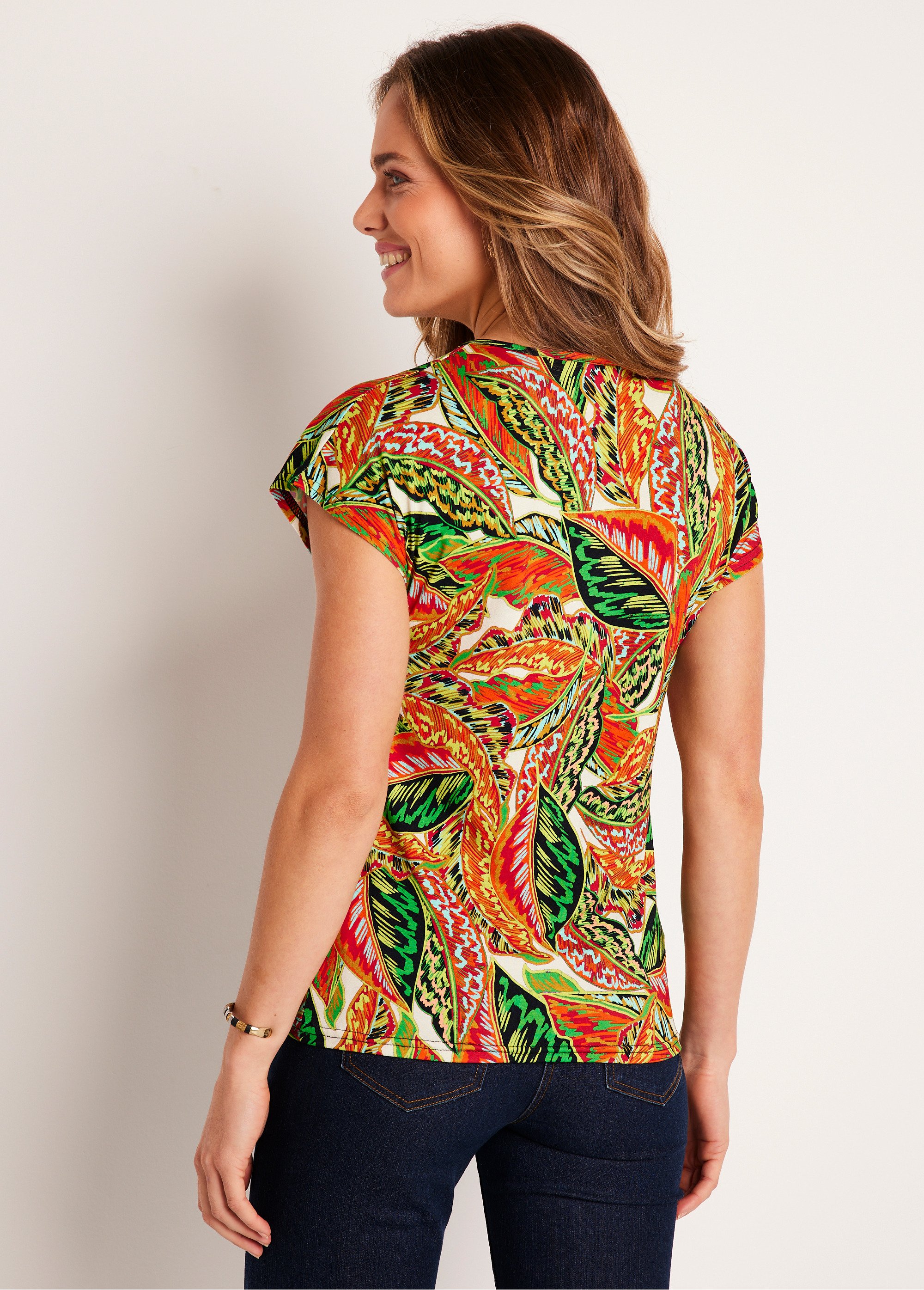 T-shirt court motif feuillage