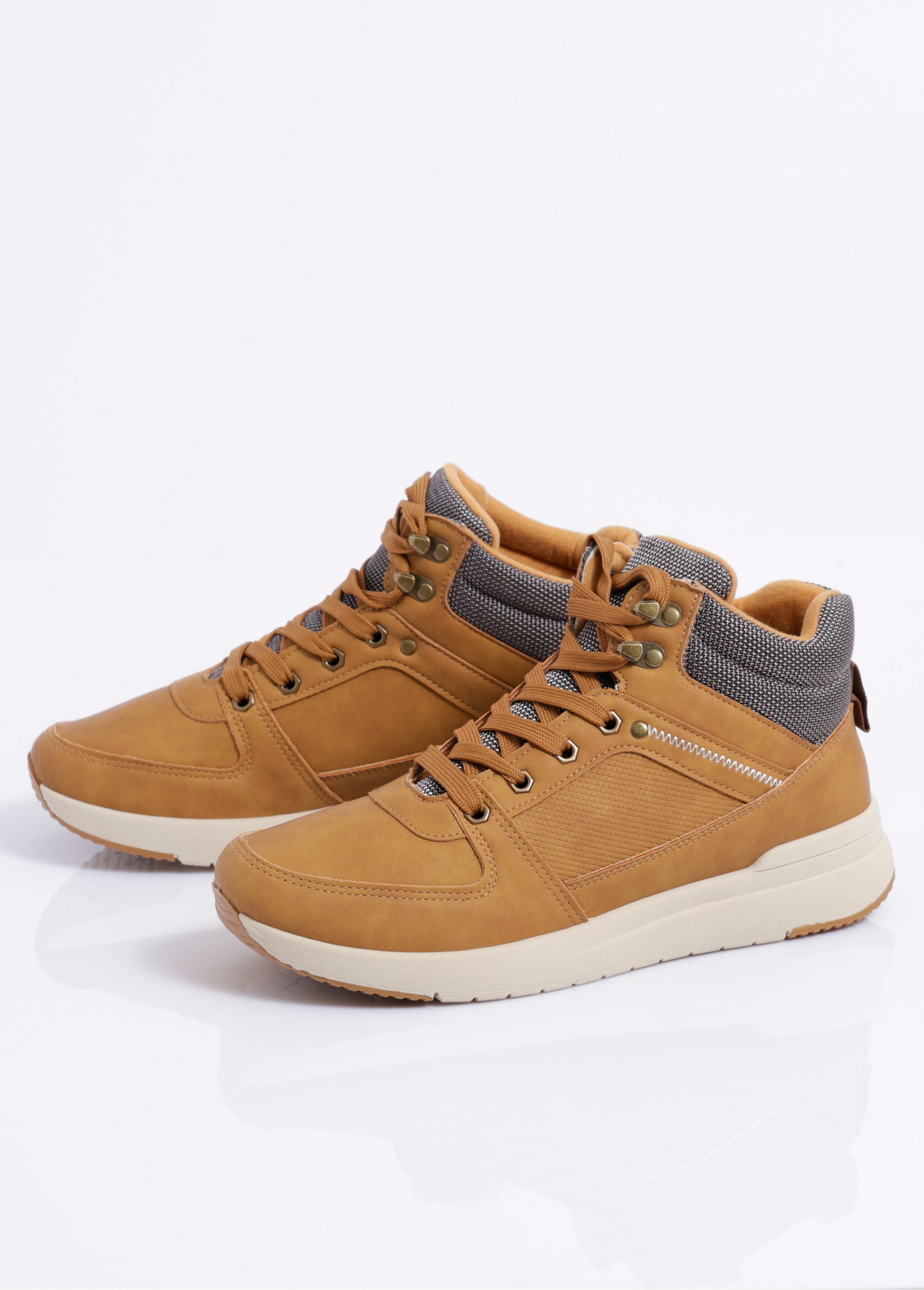 Baskets montantes multimatières à lacets