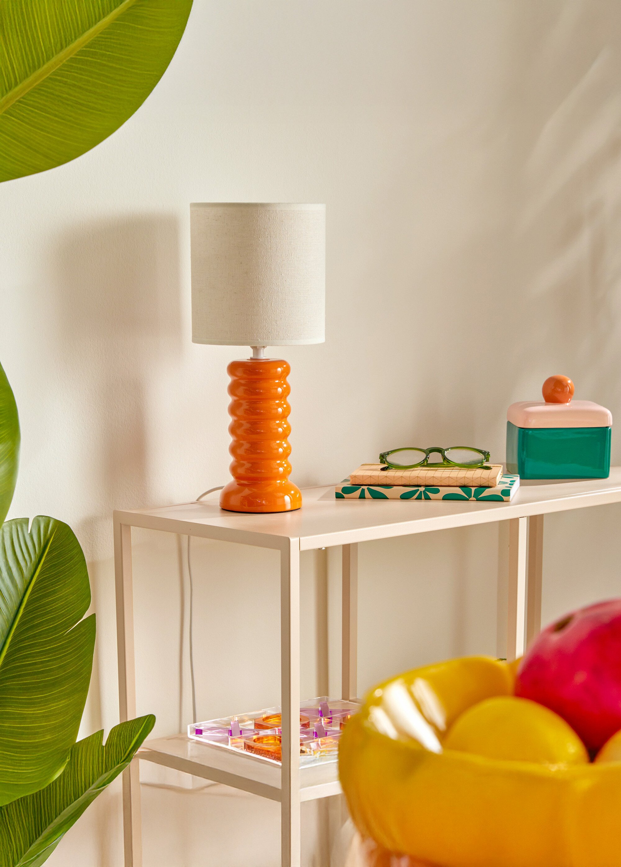 Lampe avec pied céramique ondulé ORANGE JJA-210364B SI1