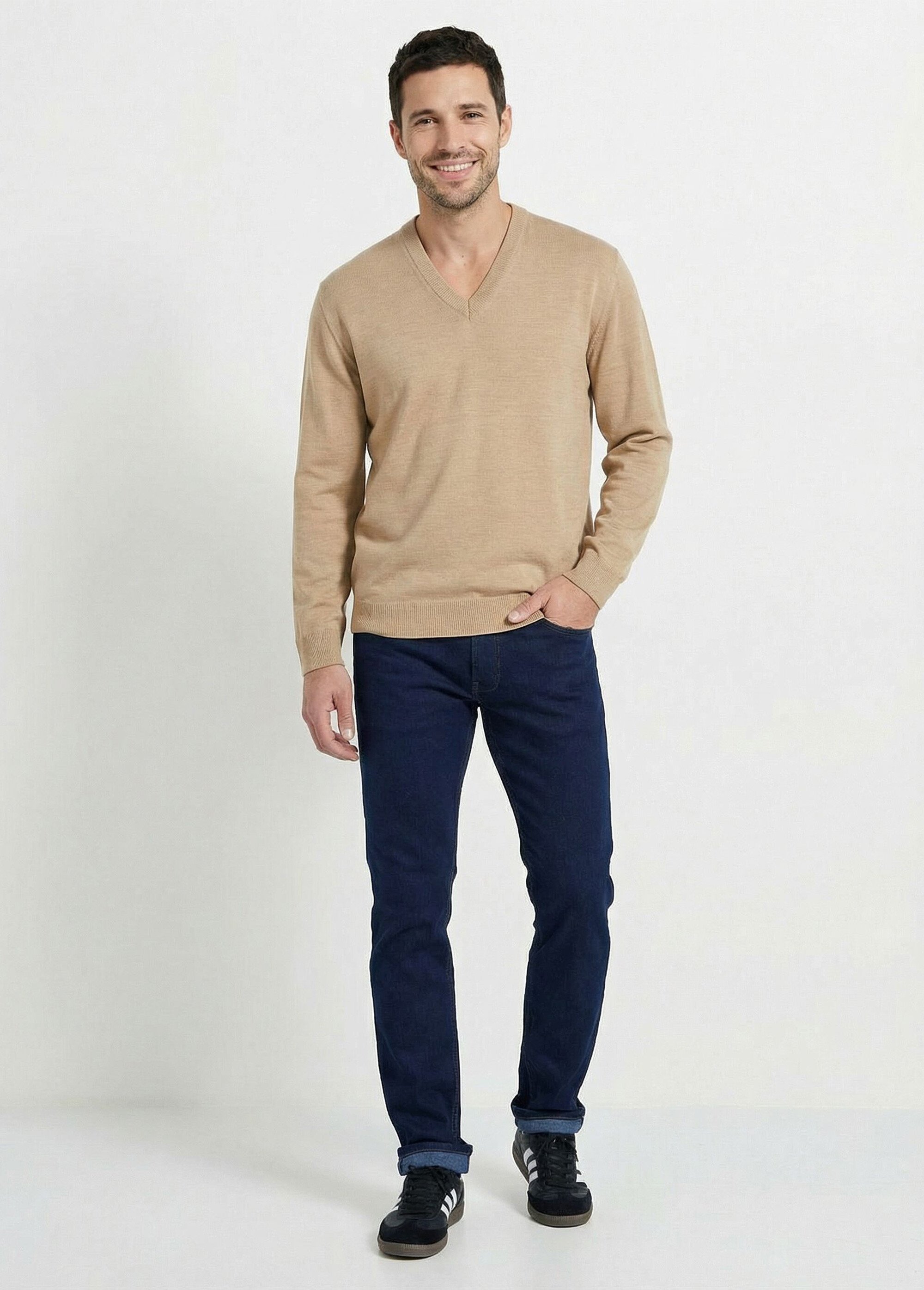 Pull fin col V jersey doux manches longues Homme Beige FINEST SF1