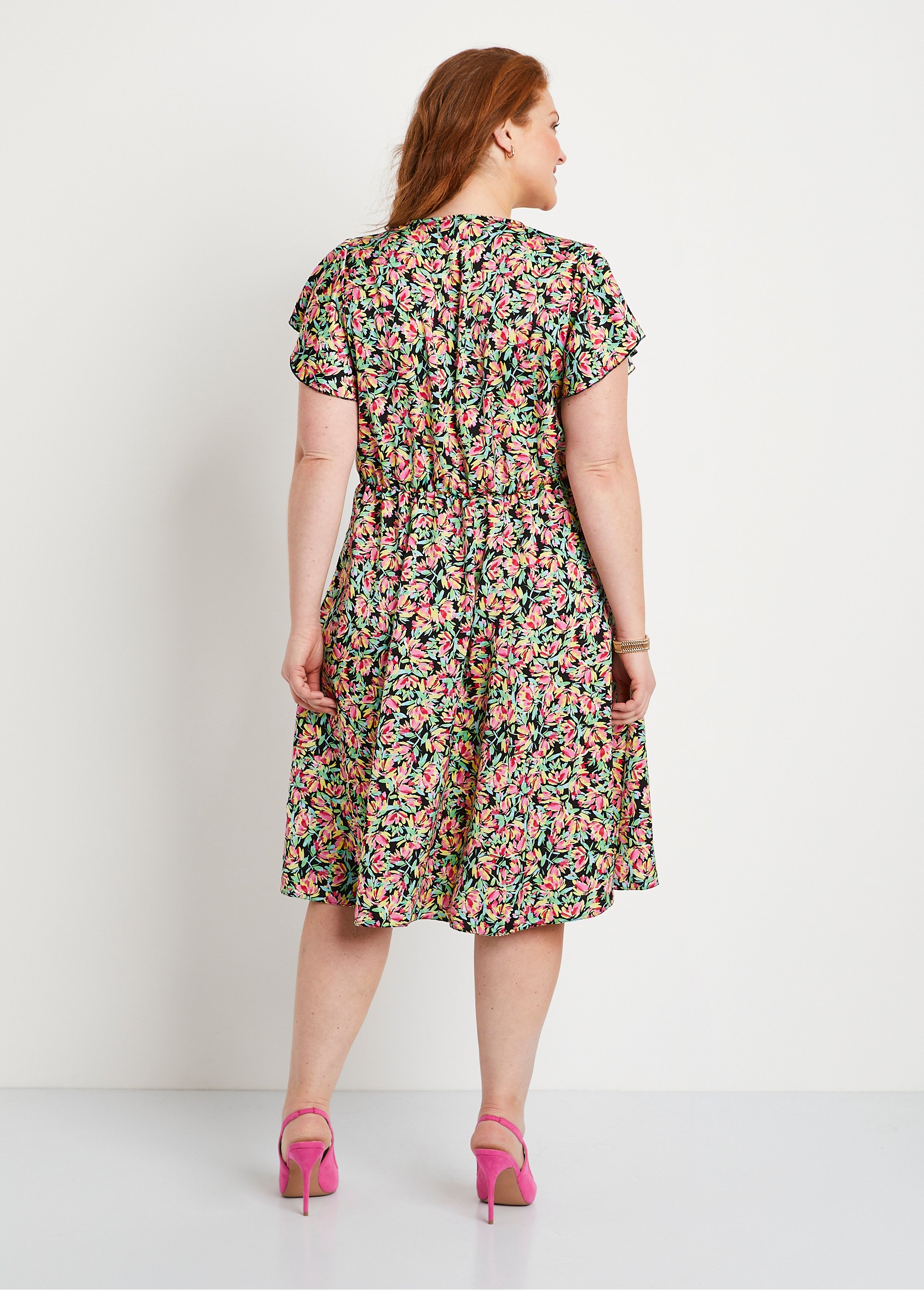 Robe courte volantée satin fleuri