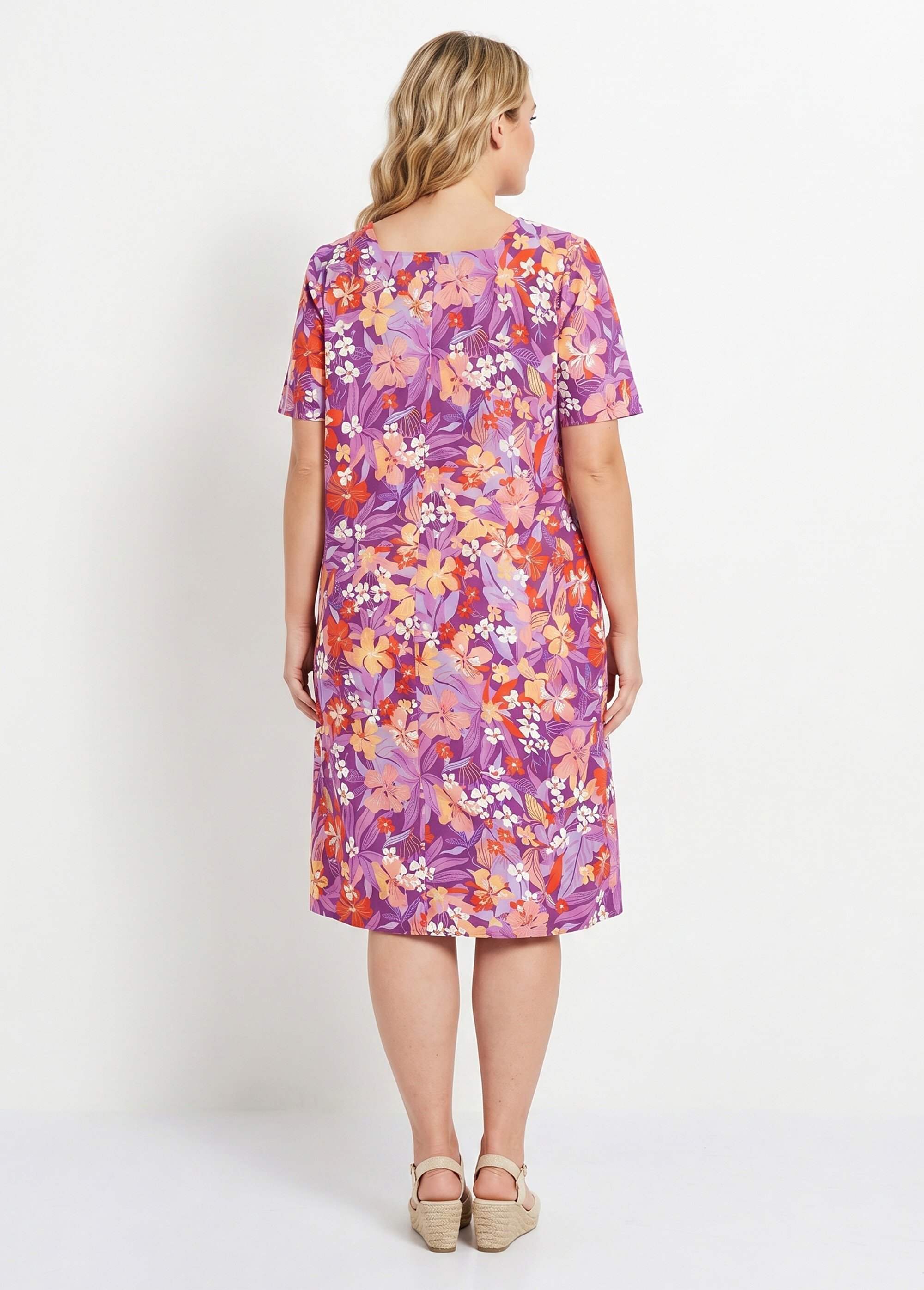 Robe-tablier courte manches courtes