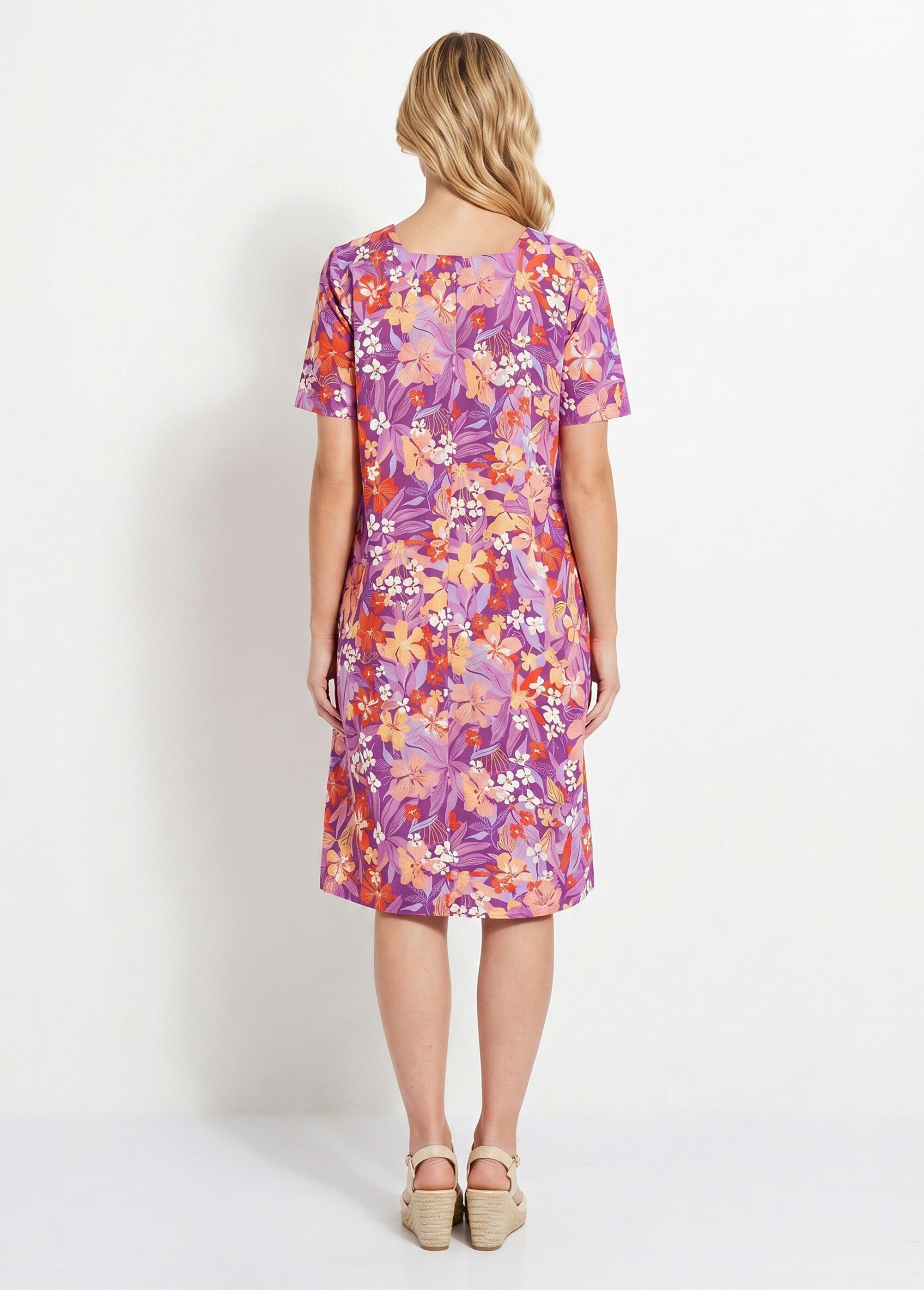 Robe-tablier courte manches courtes