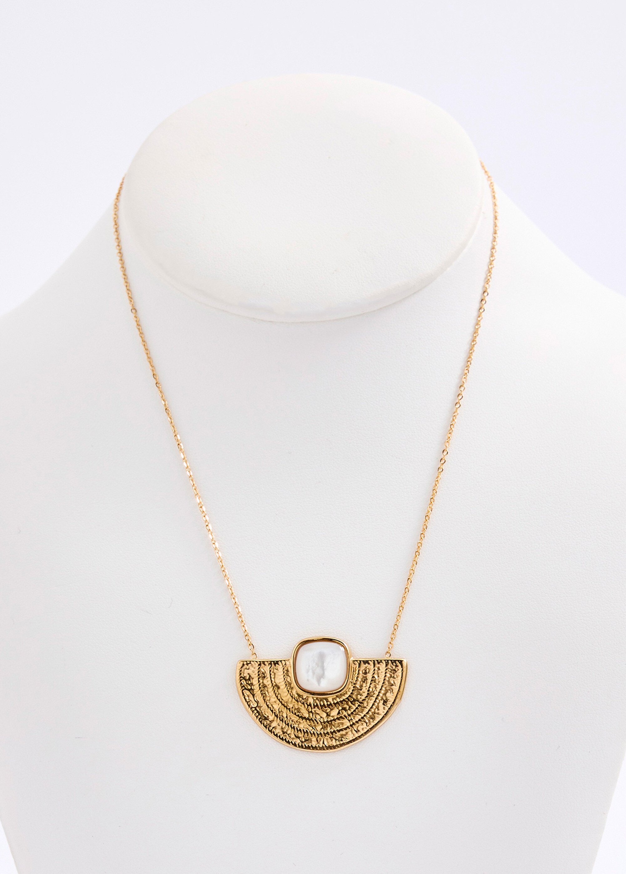 Collier avec pendentif acier inoxydable doré et nacre