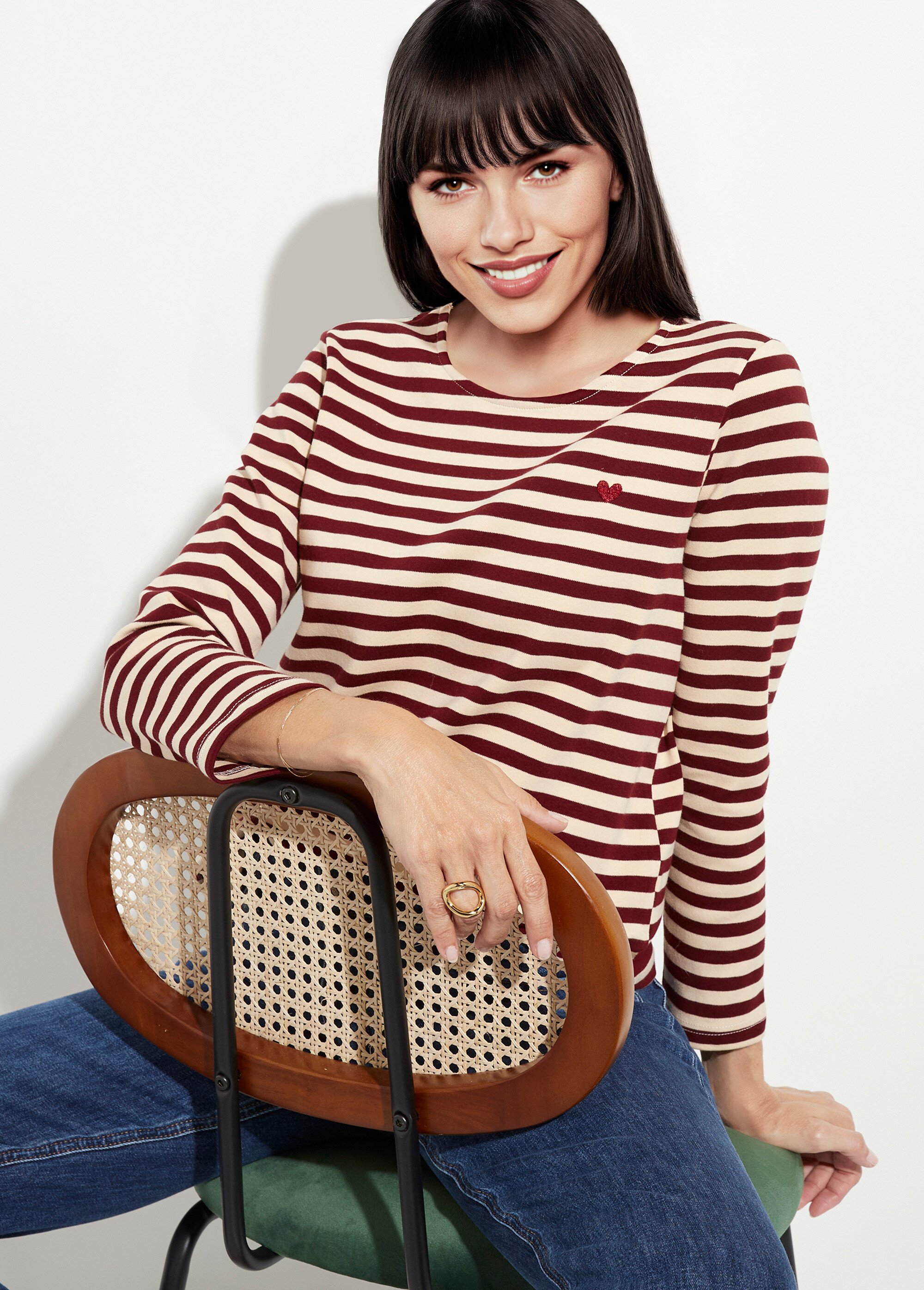 Marinière col rond dégagé broderie cœur