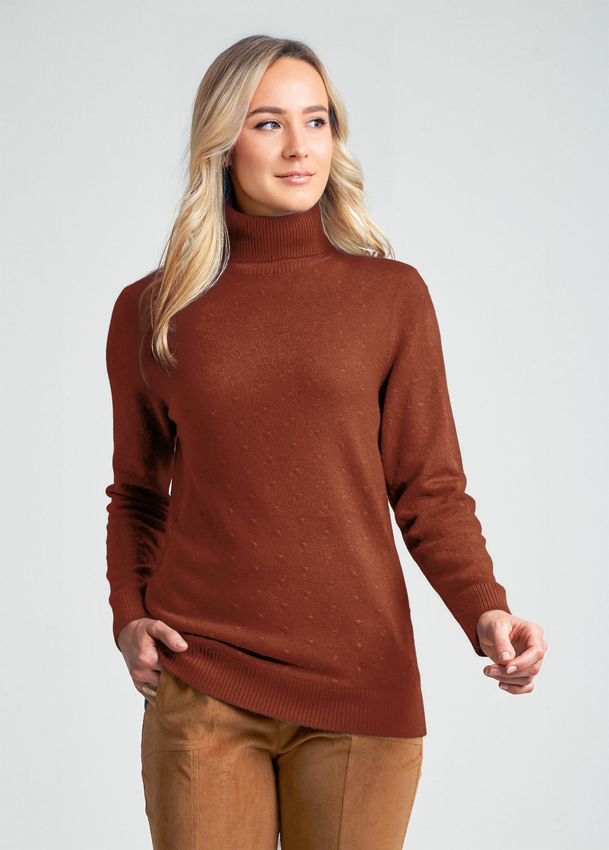 Pull col roulé en maille fantaisie perlée