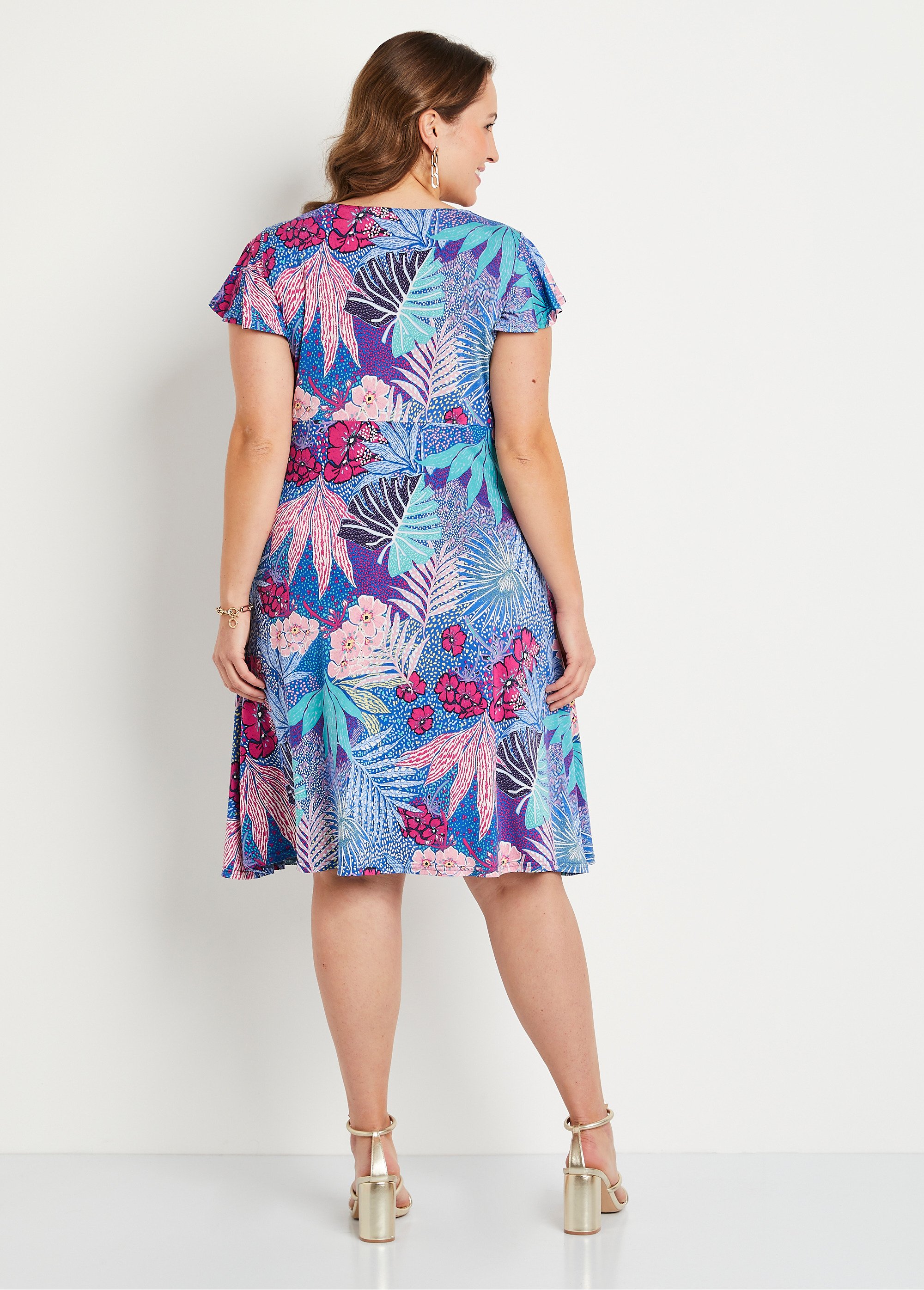 Robe courte évasée col V drapé