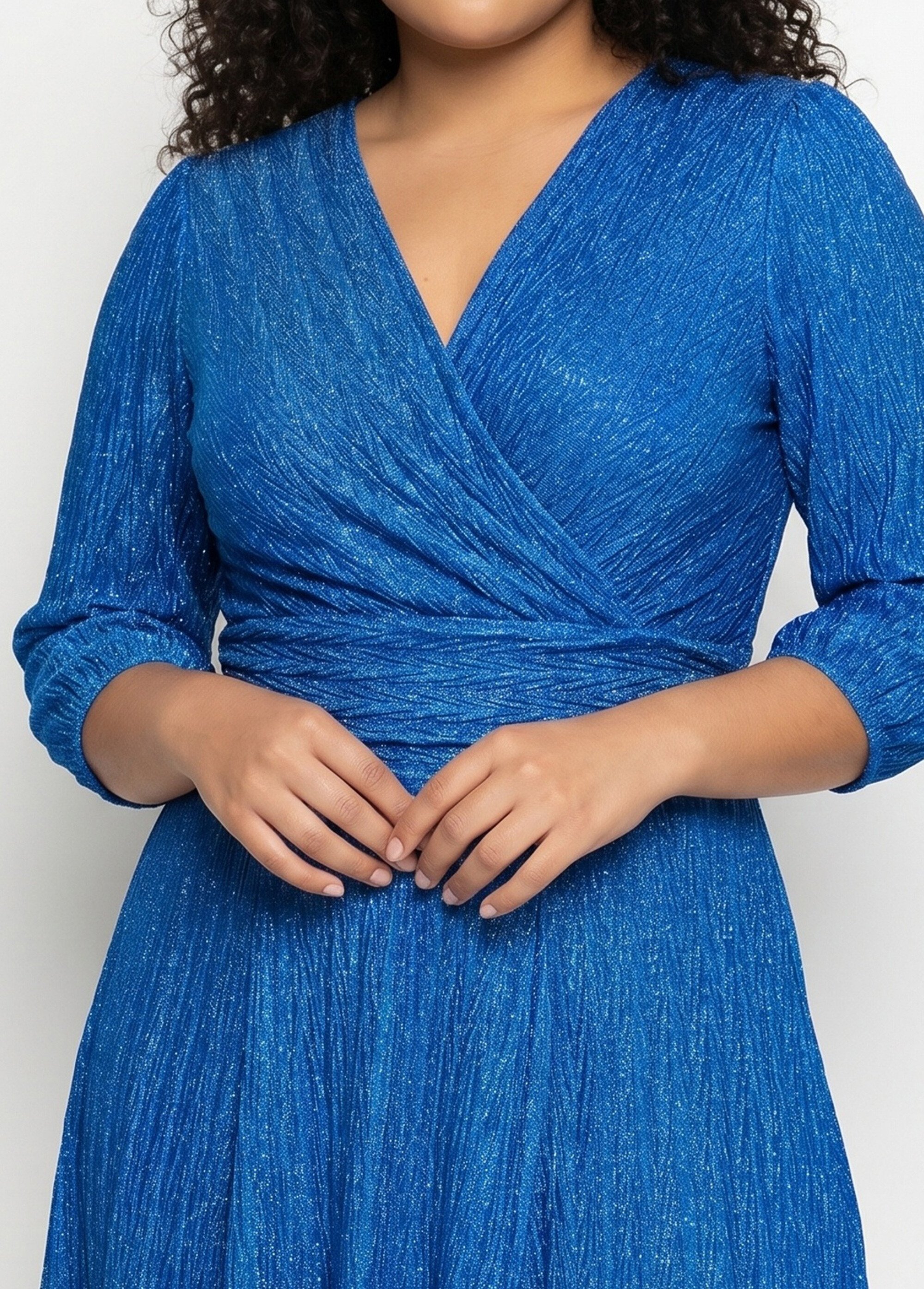 Robe courte pailletée cache-coeur