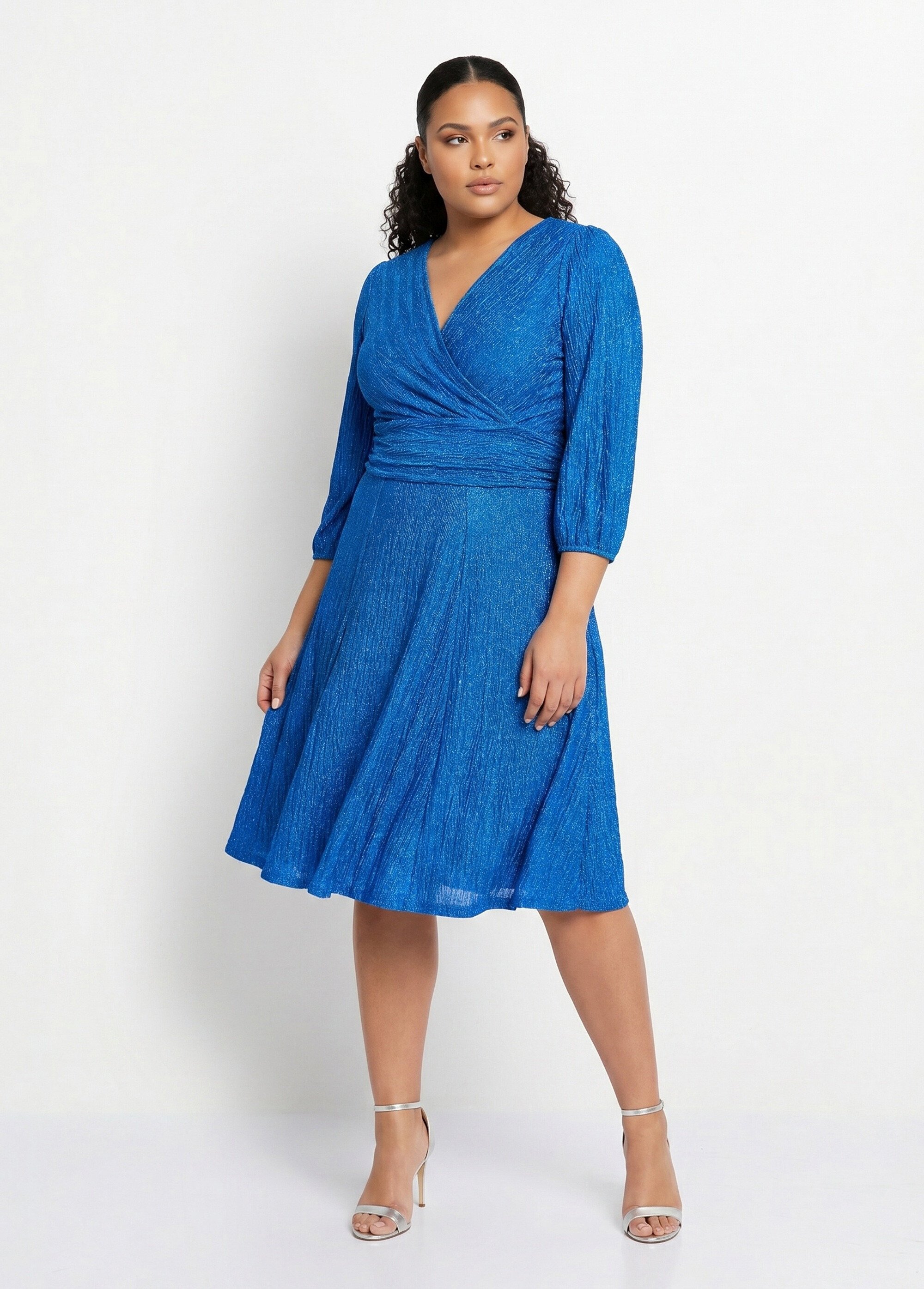 Robe courte pailletée cache-coeur