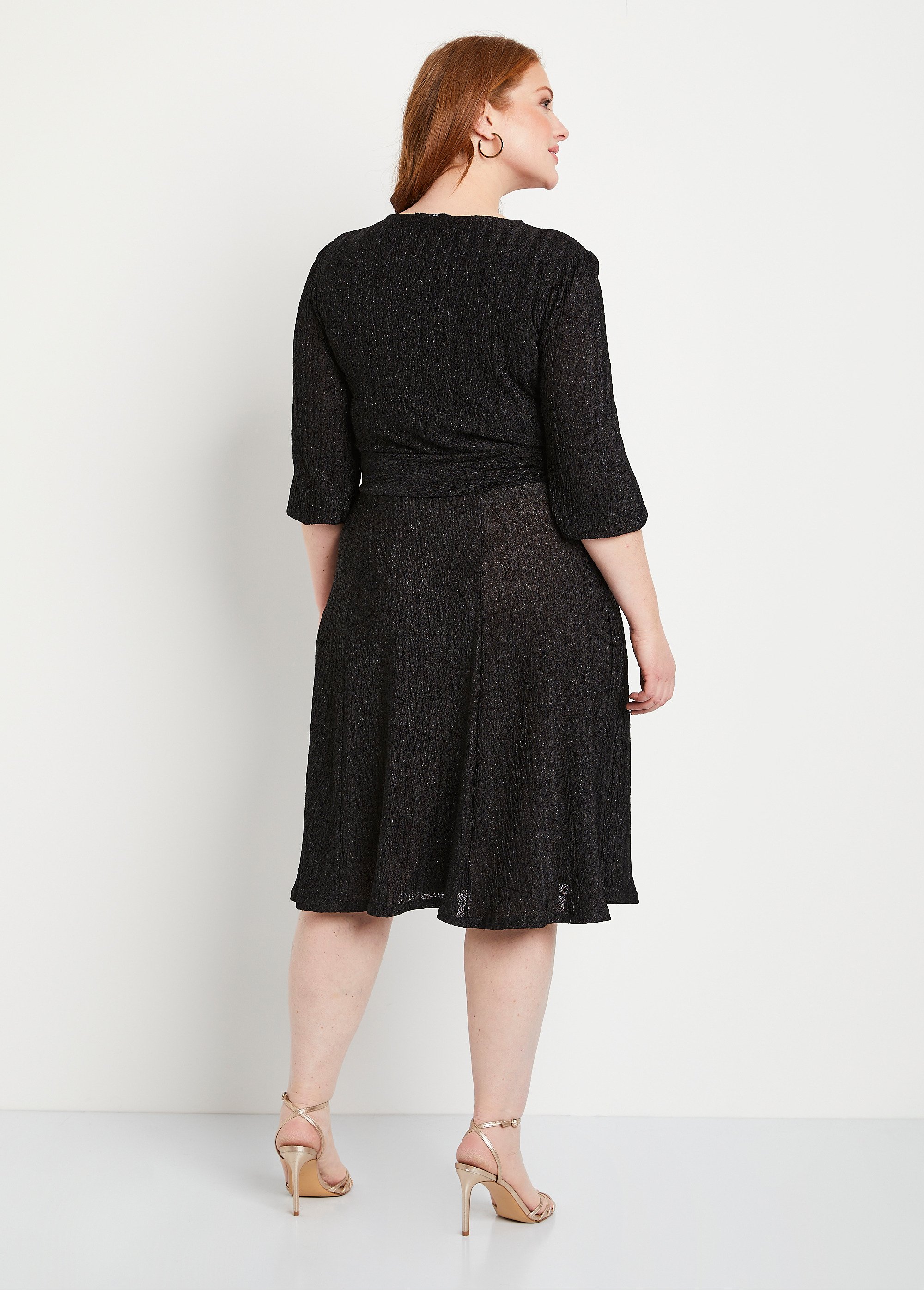 Robe courte pailletée cache-coeur