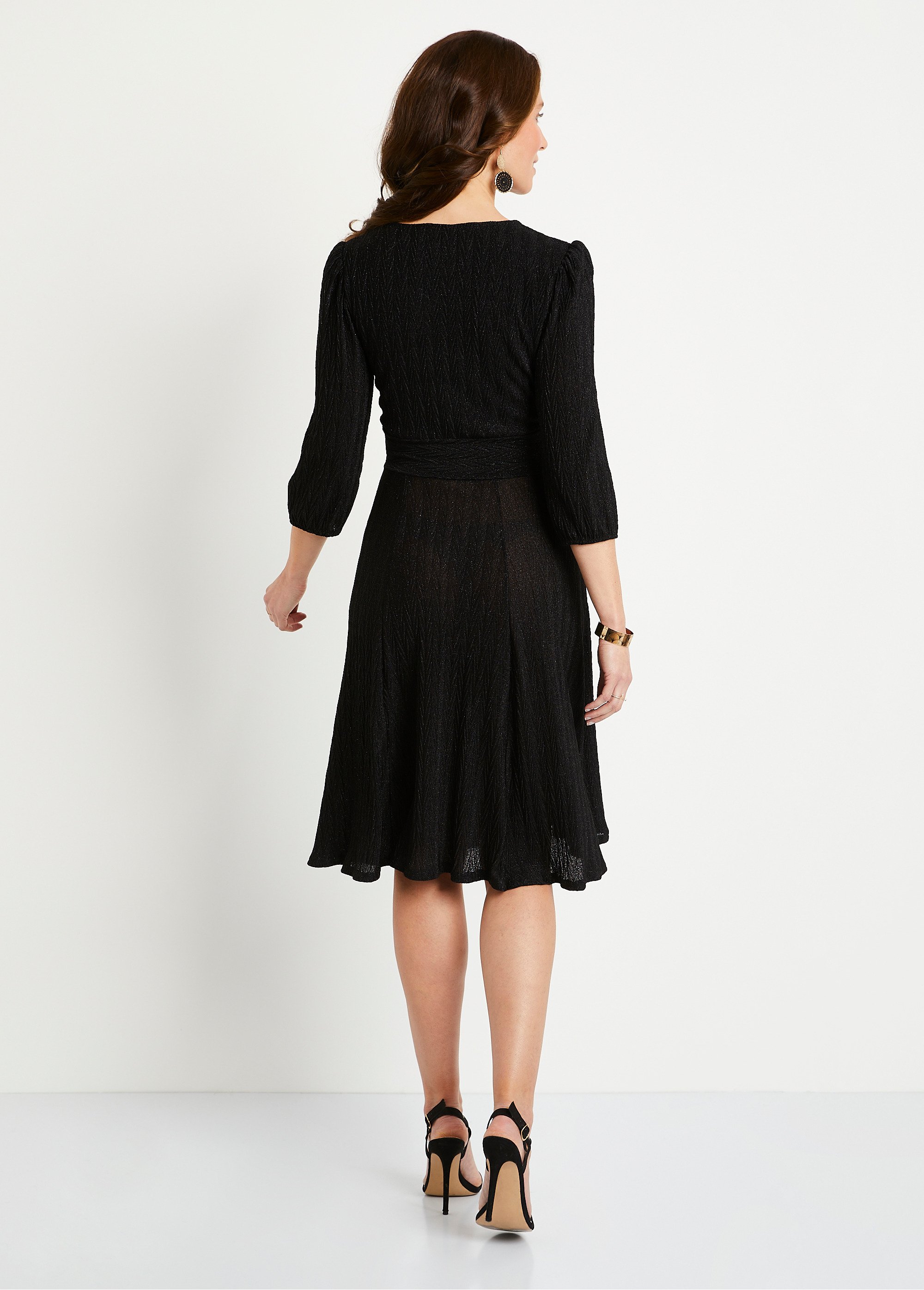 Robe courte pailletée cache-coeur