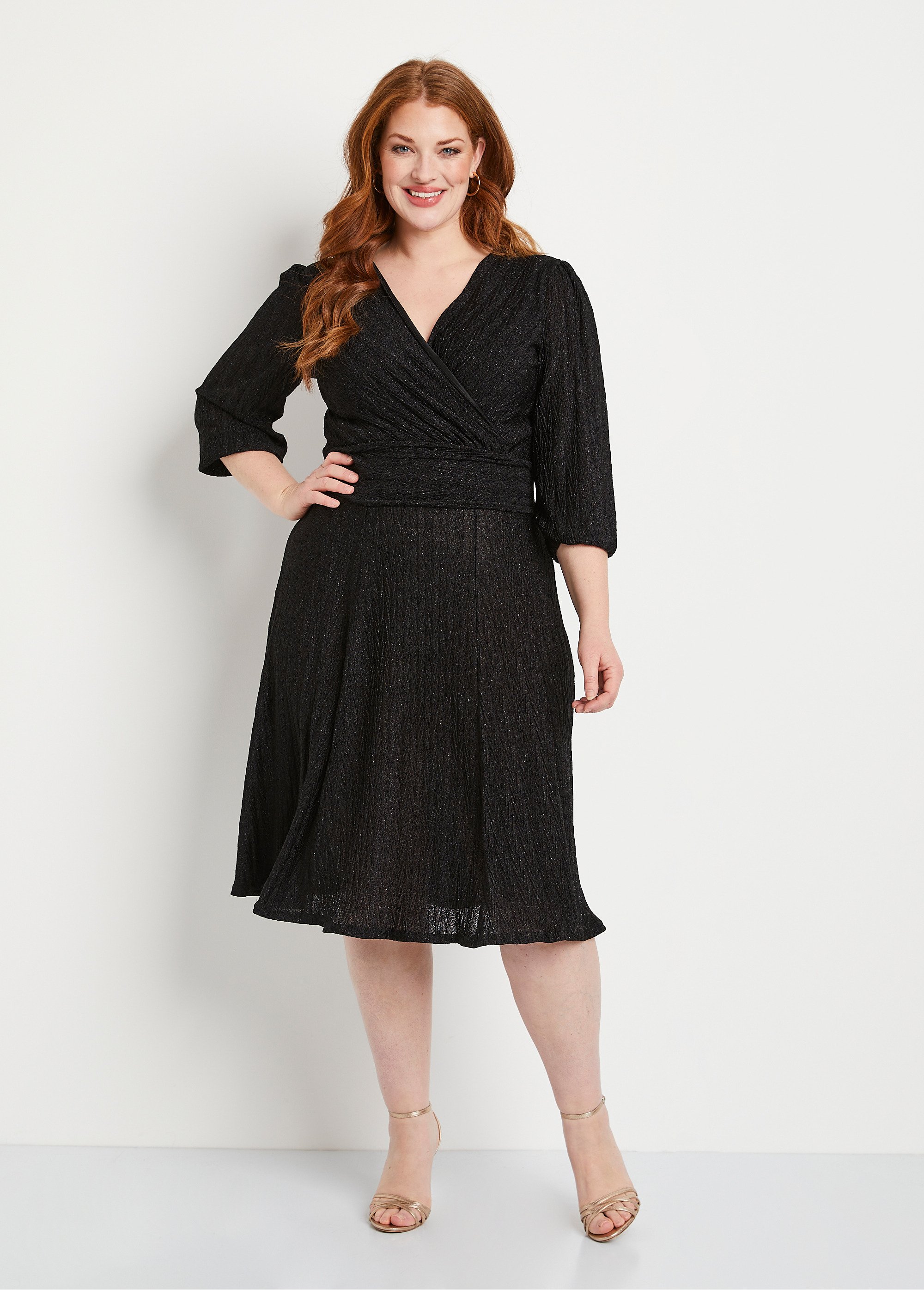 Robe courte pailletée cache-coeur