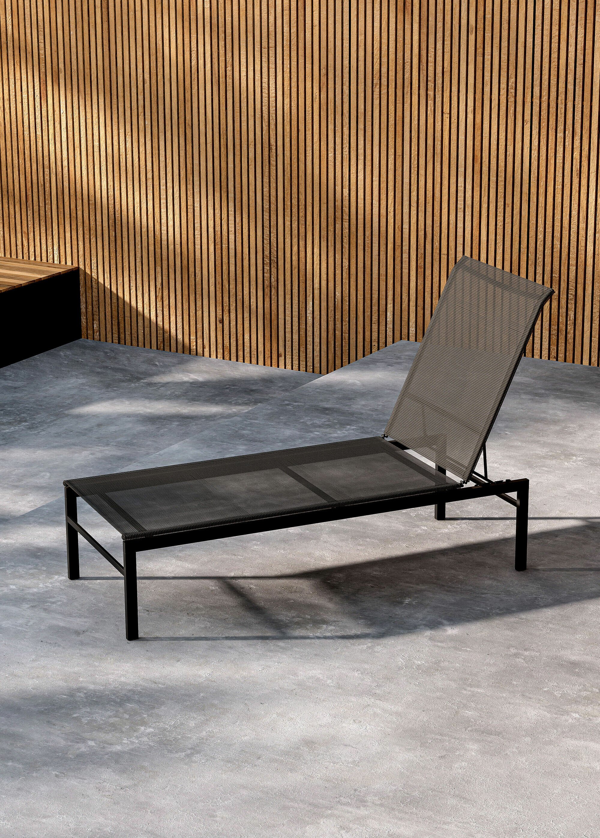 Chaise longue en acier et résine tressée NOIR VEN-9804-100 SI1