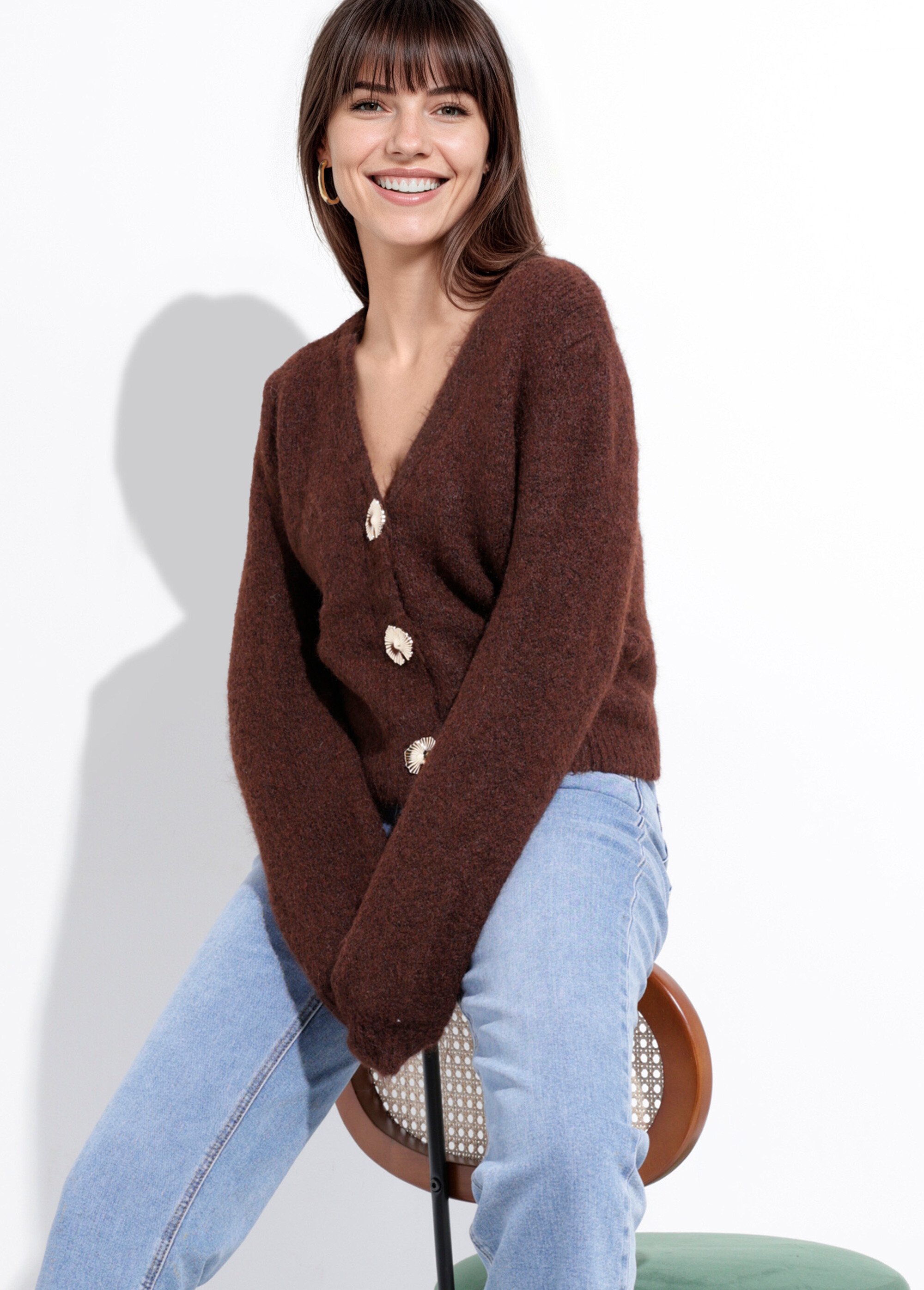 Gilet maille douce avec boutons bijoux