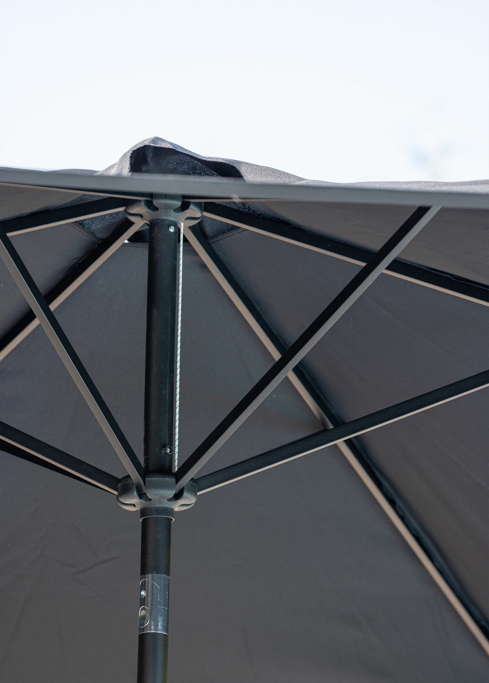 Parasol rond alu à manivelle, diam. 3m NOIR VEN-1133-333 DE1