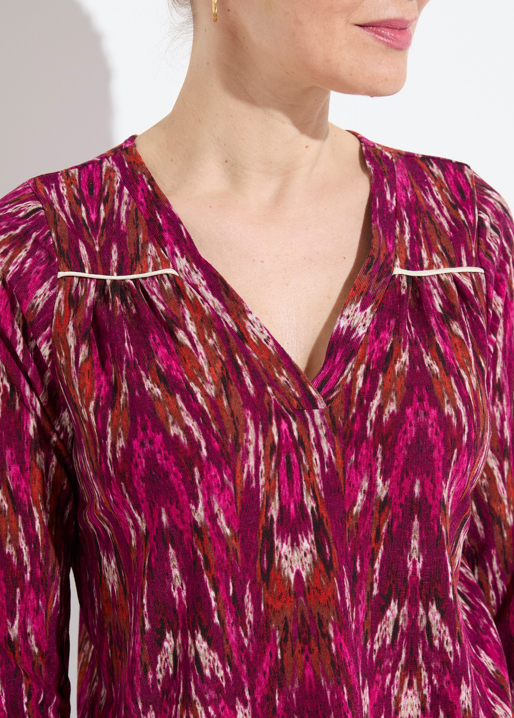 T-shirt chaud col V imprimé manches longues