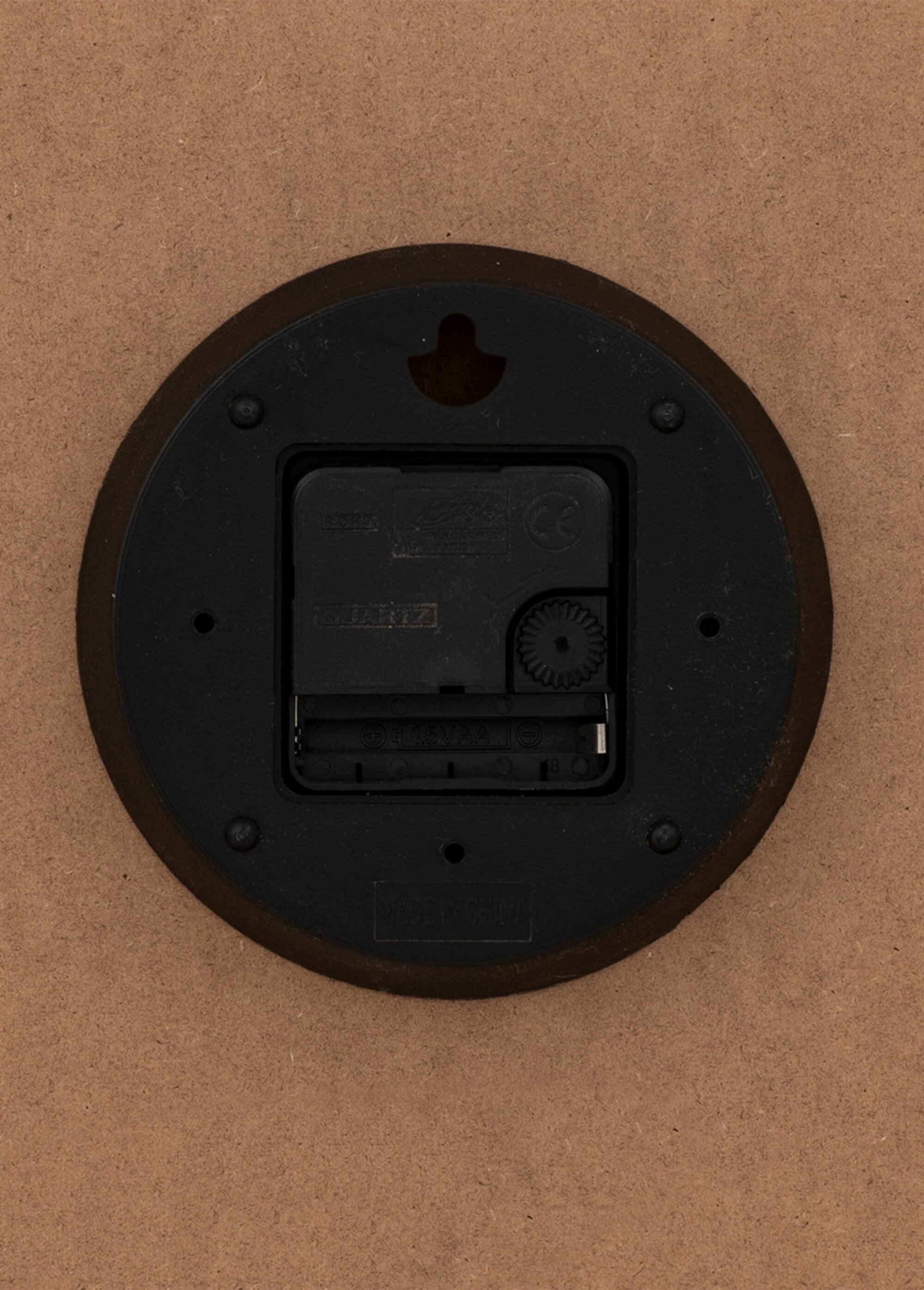 Horloge effet bois avec aiguilles acier Beige JJA-203519 DE2