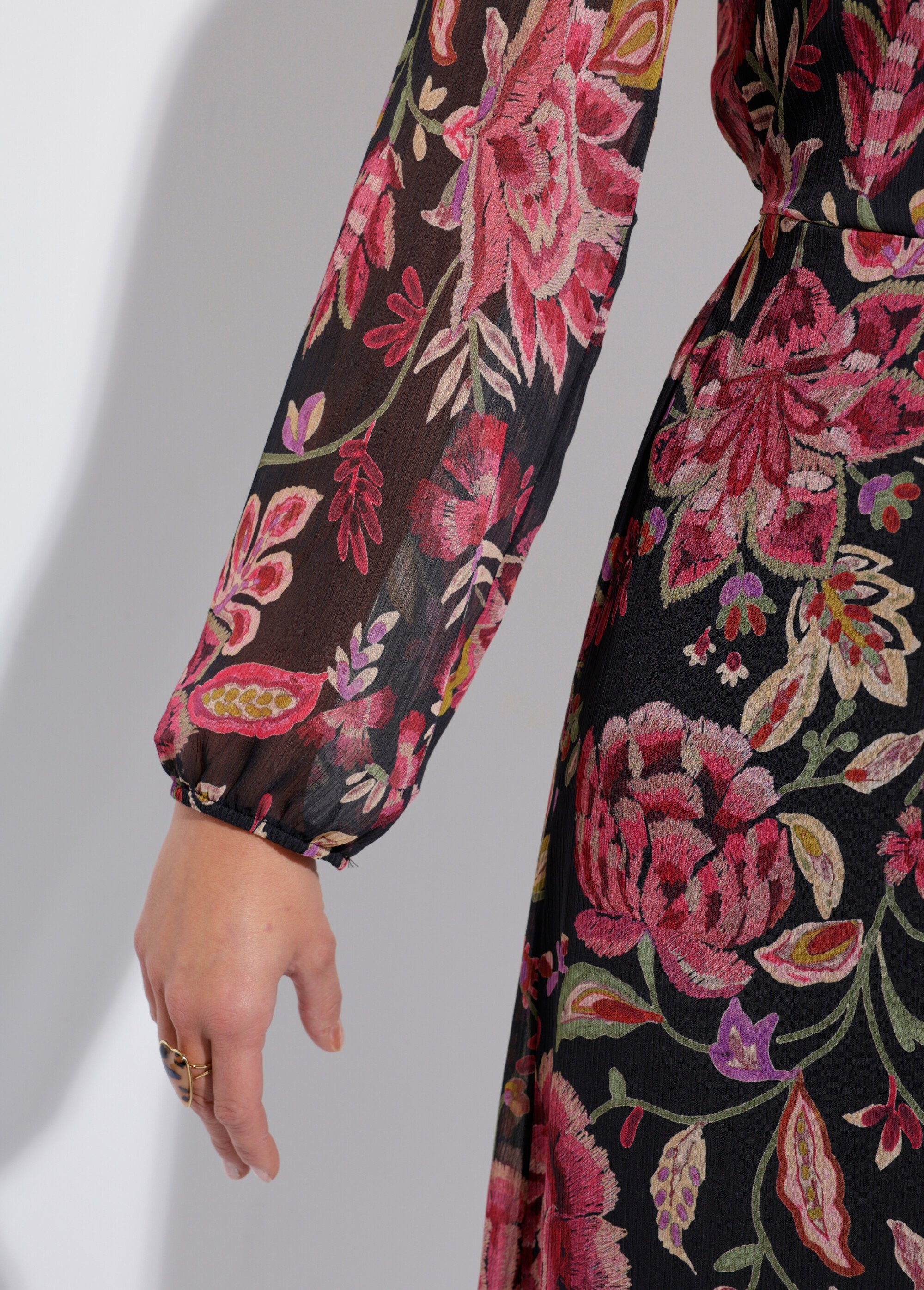 Robe longue cache-coeur volantée voile fleuri Femme Noir EVARIA DE2