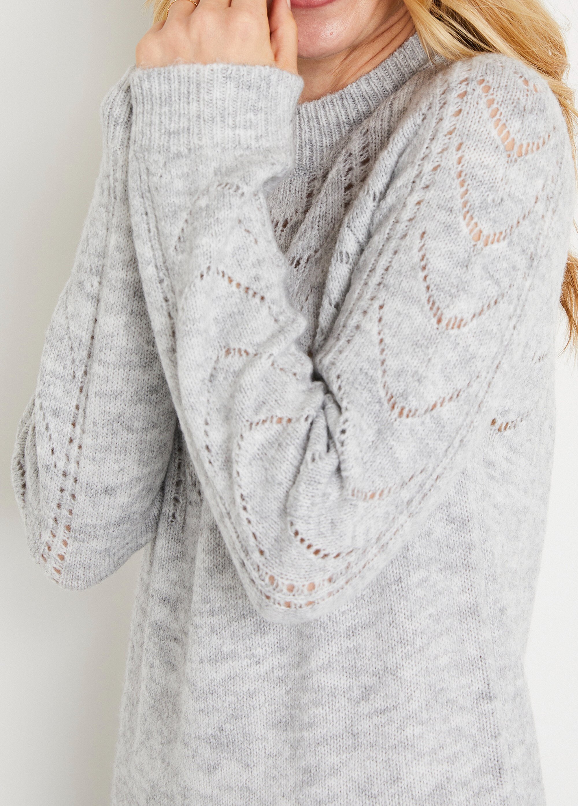 Robe-pull courte tricot ajouré col rond