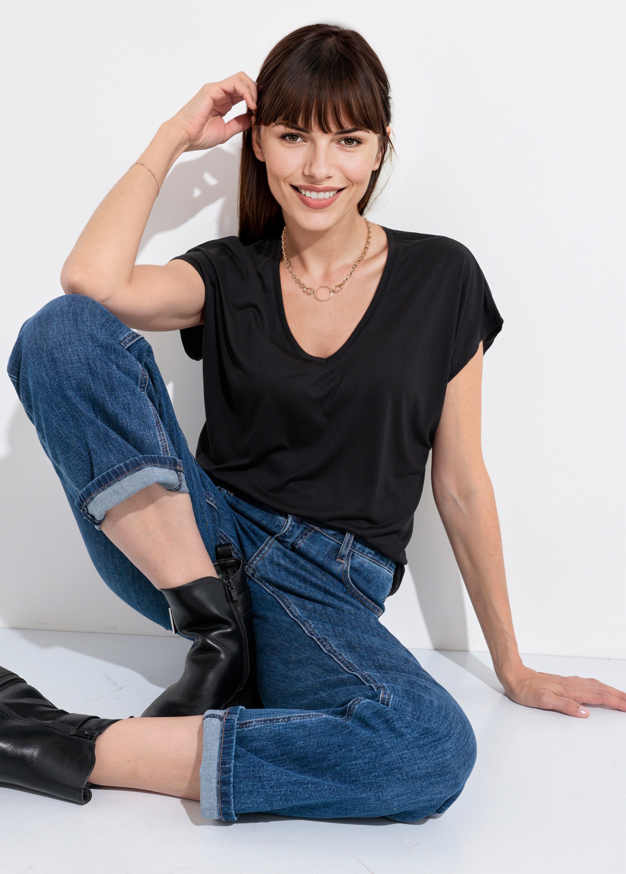 T-shirt fluide manches courtes porté loose Femme Noir EE-N2401 MV1