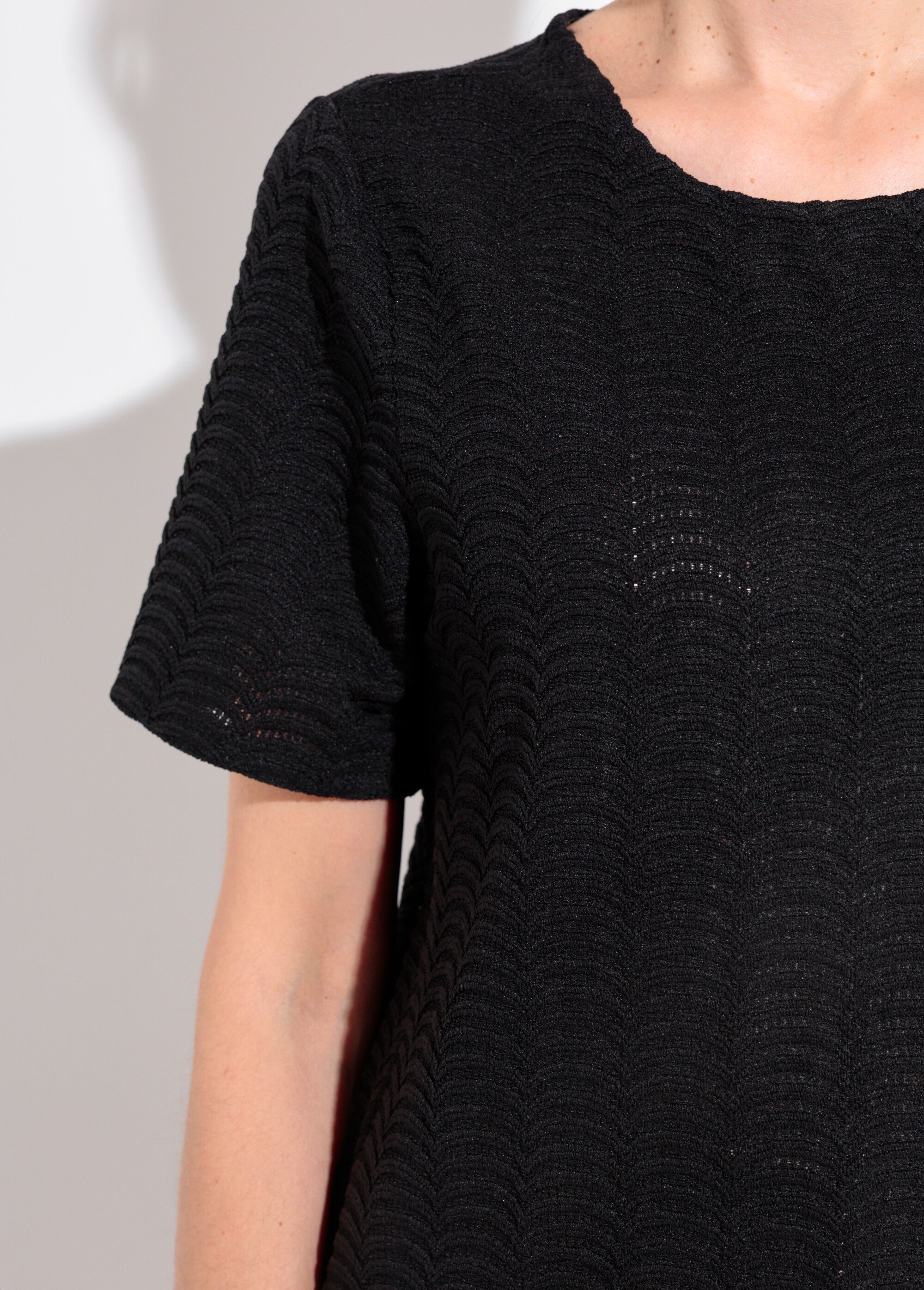 T-shirt maille reliéfée motif  écailles Femme Noir EE-N6148-2 DE2