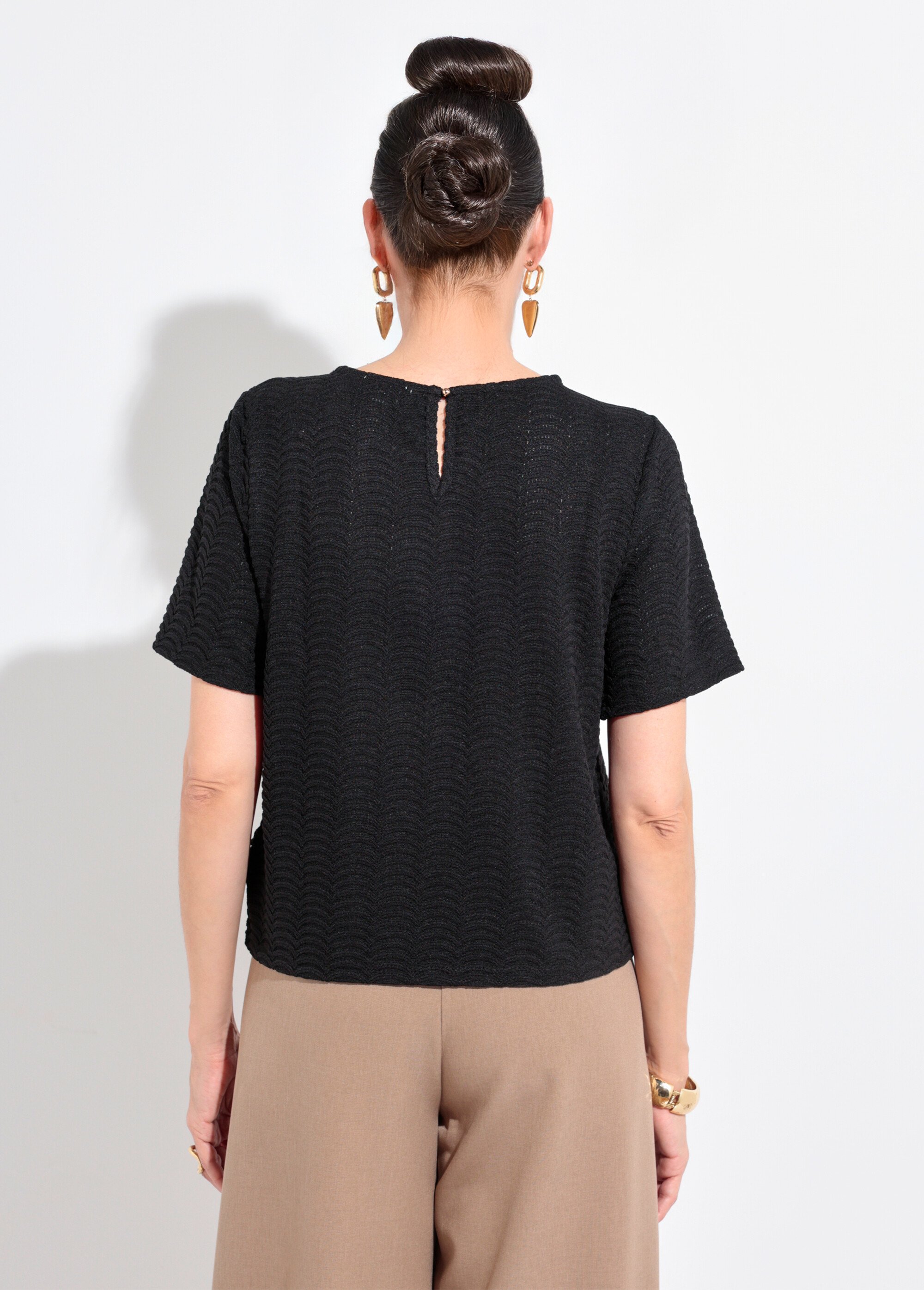 T-shirt maille reliéfée motif  écailles Femme Noir EE-N6148-2 DO1
