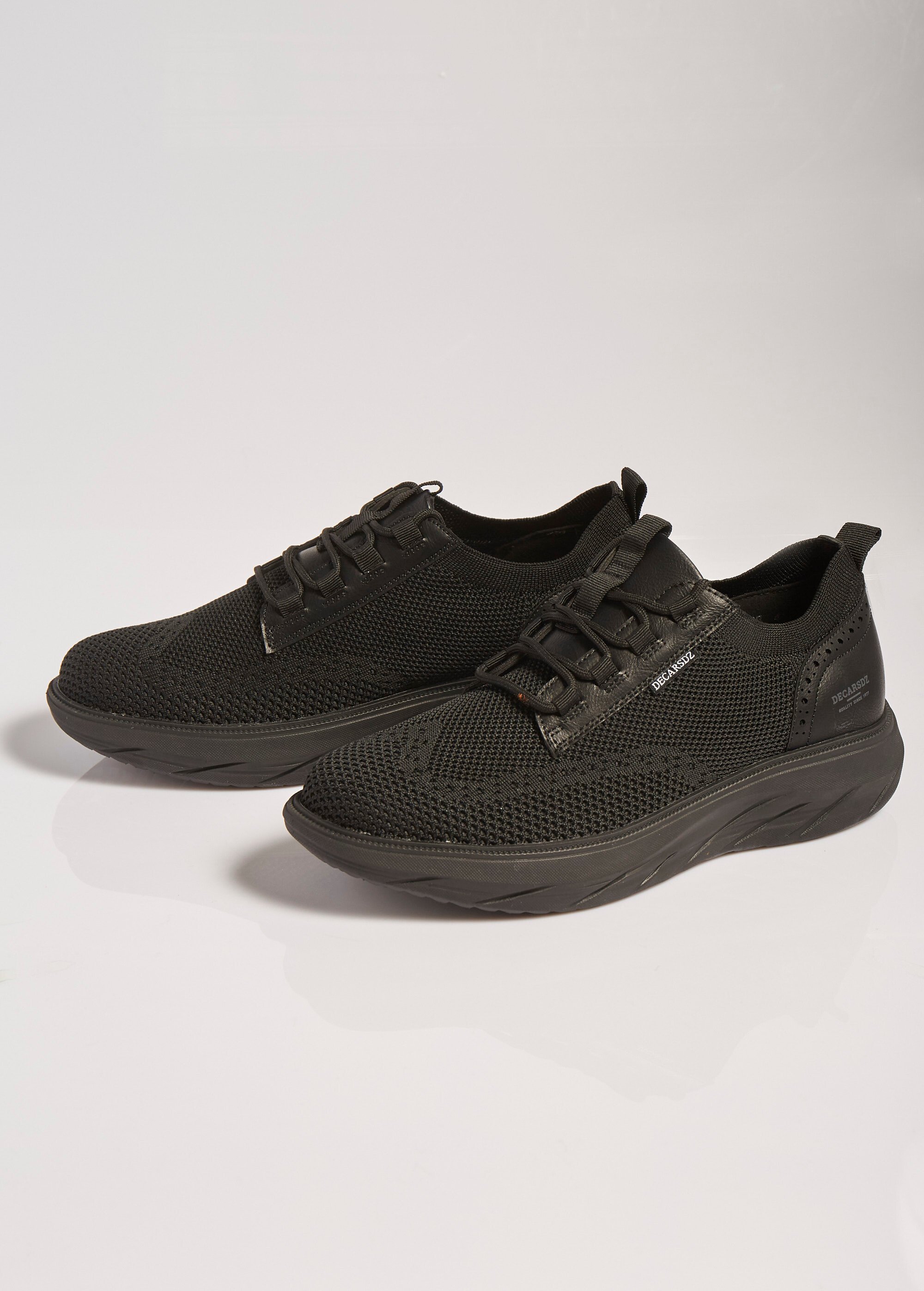 Baskets sporty en mesh, détails chic