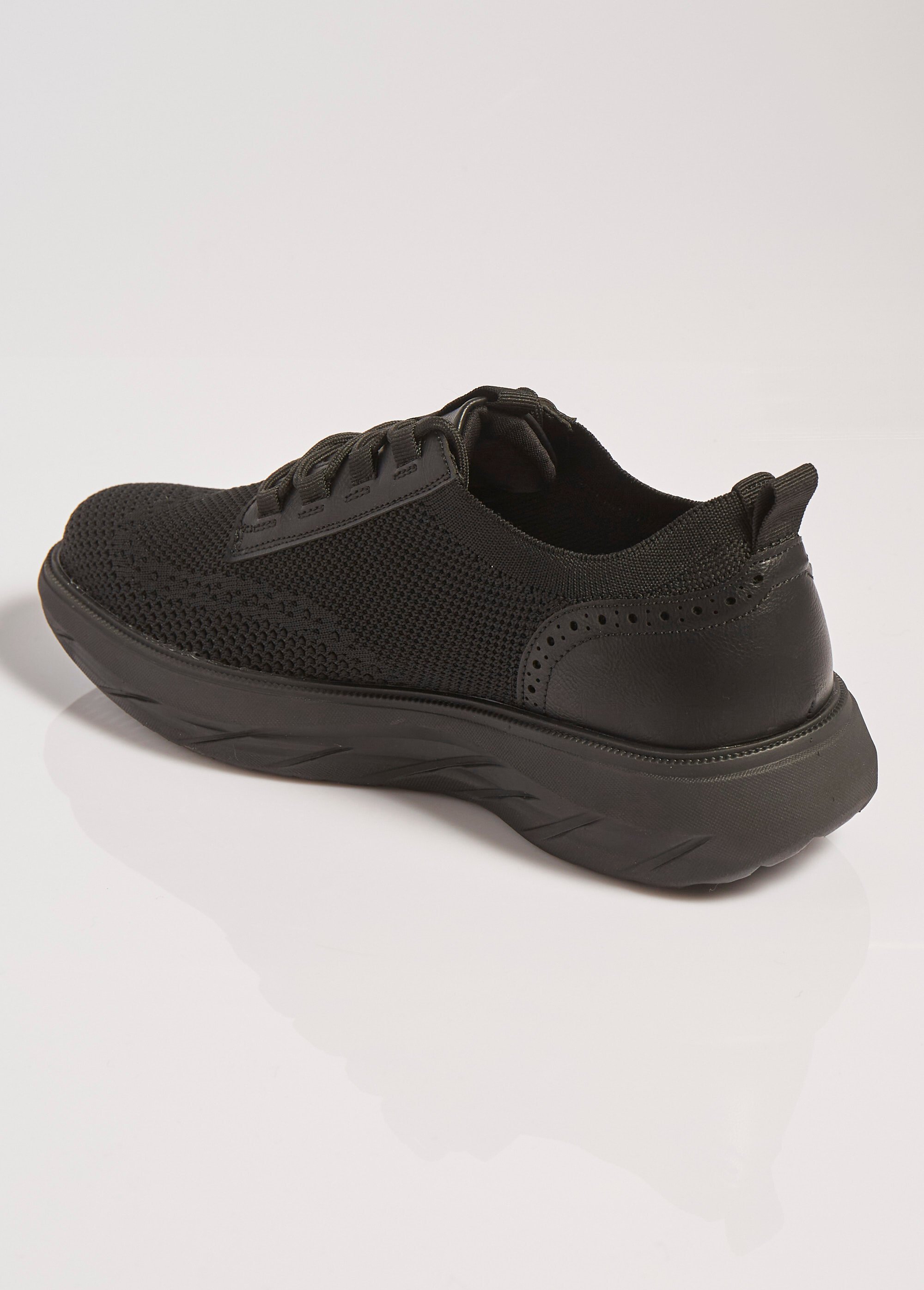 Baskets sporty en mesh, détails chic