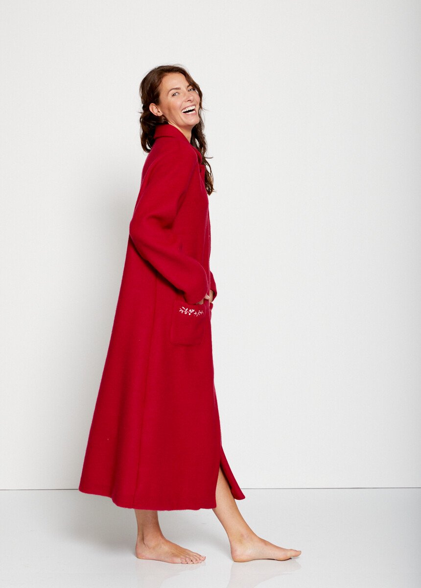 Peignoir robe de chambre brodé en Courtelle Femme Rouge SEBERO DR1