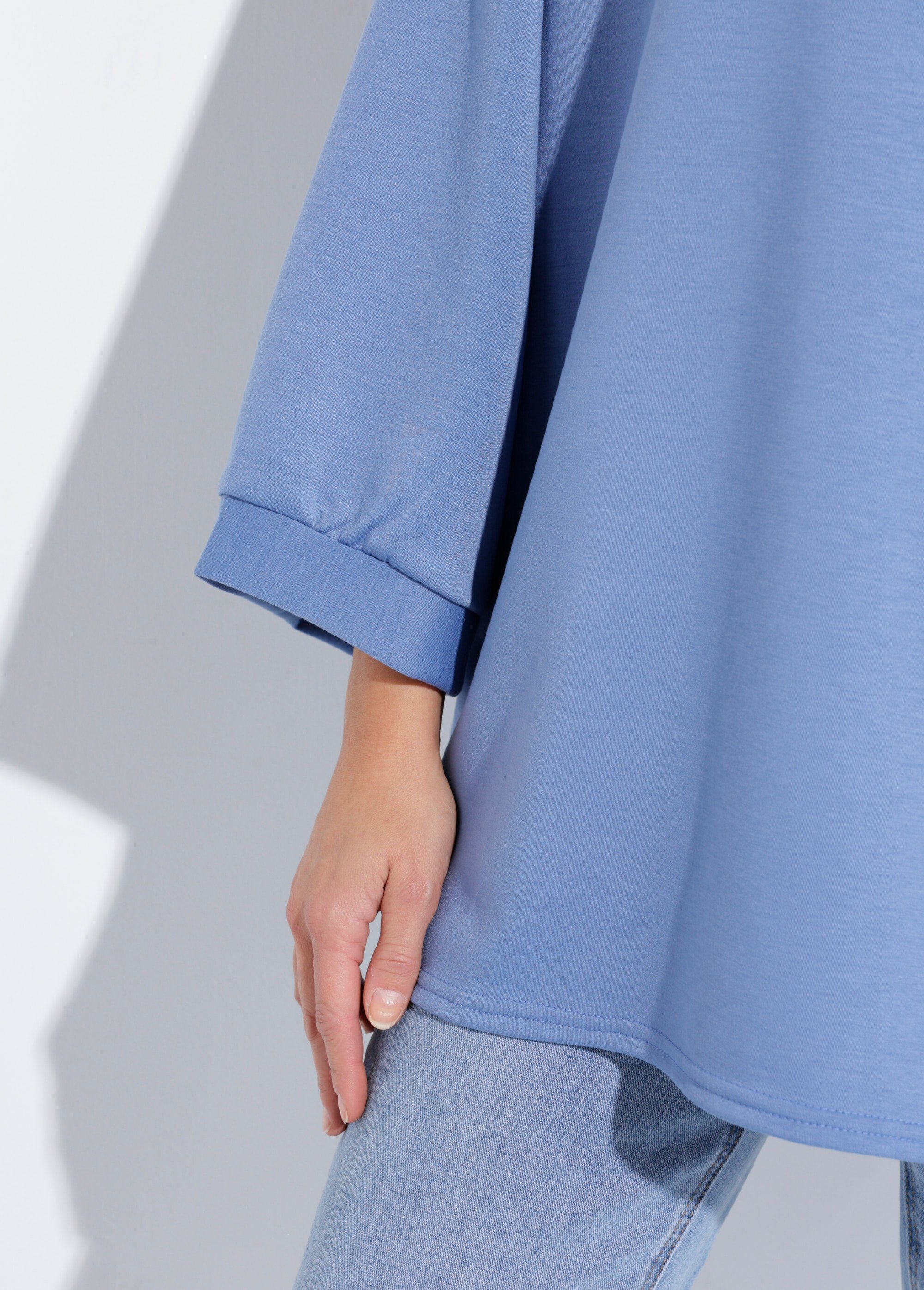 Sweat shirt large col rond, manches 3/4