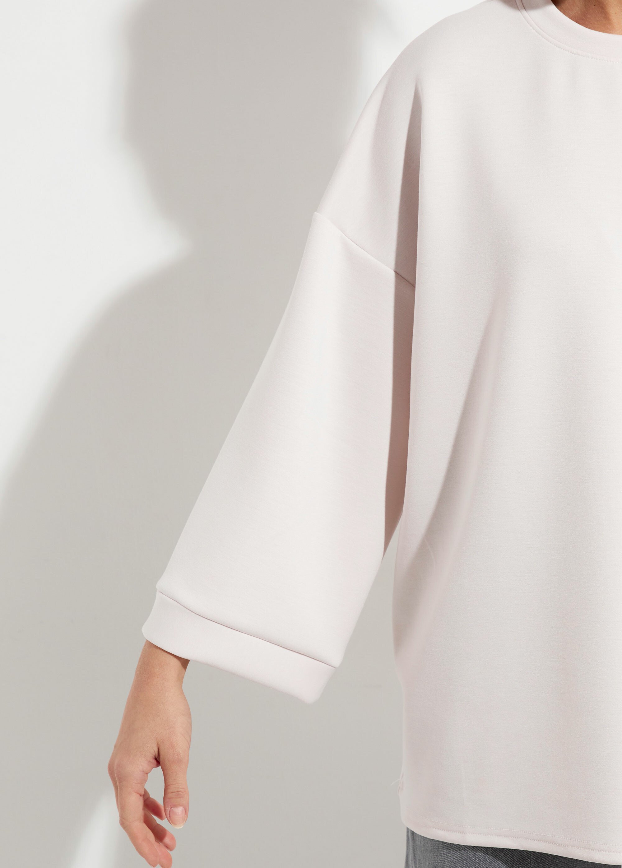 Sweat shirt large col rond, manches 3/4